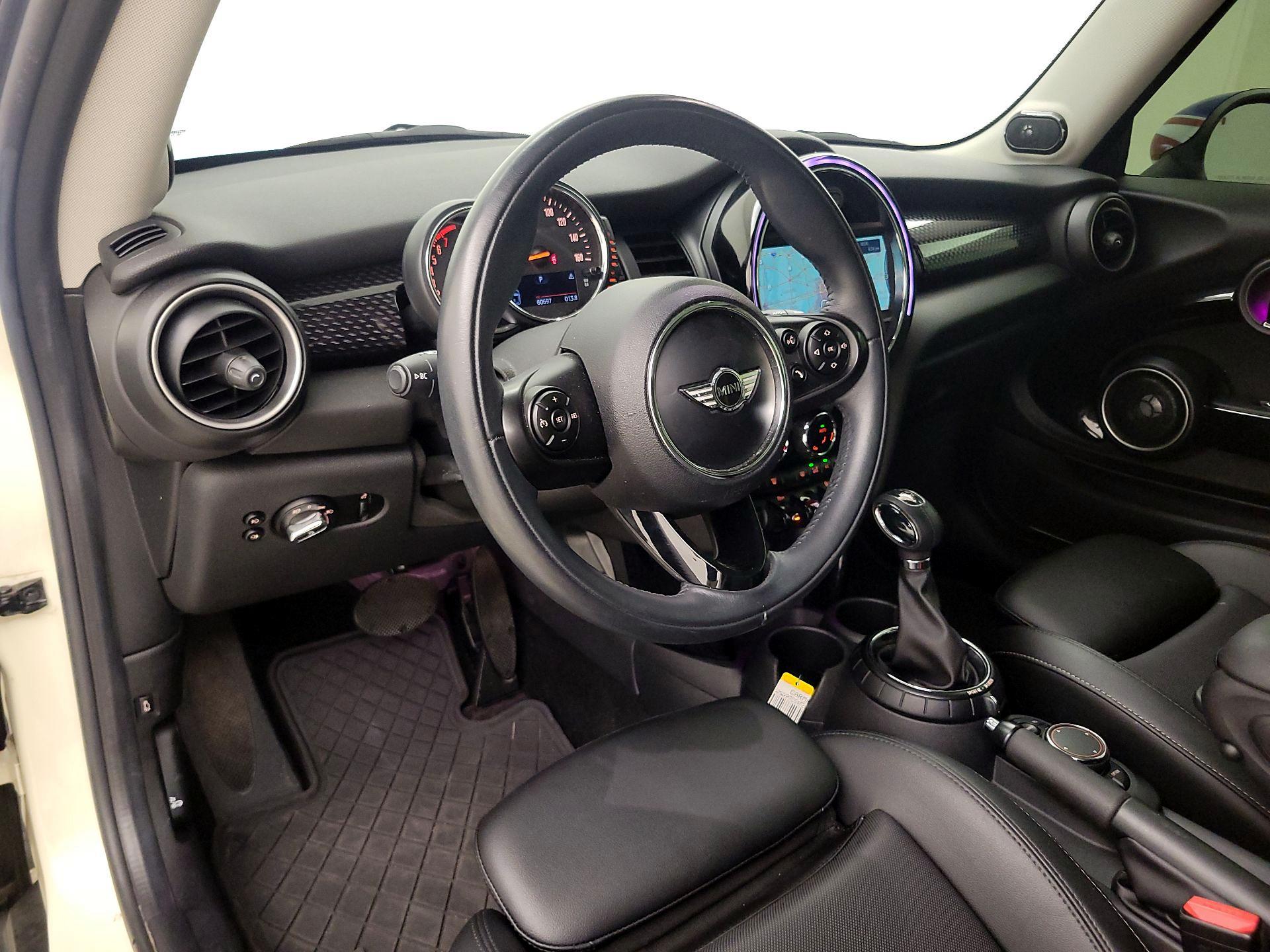 Thumbnail: 2015 MINI Cooper Hardtop - 9
