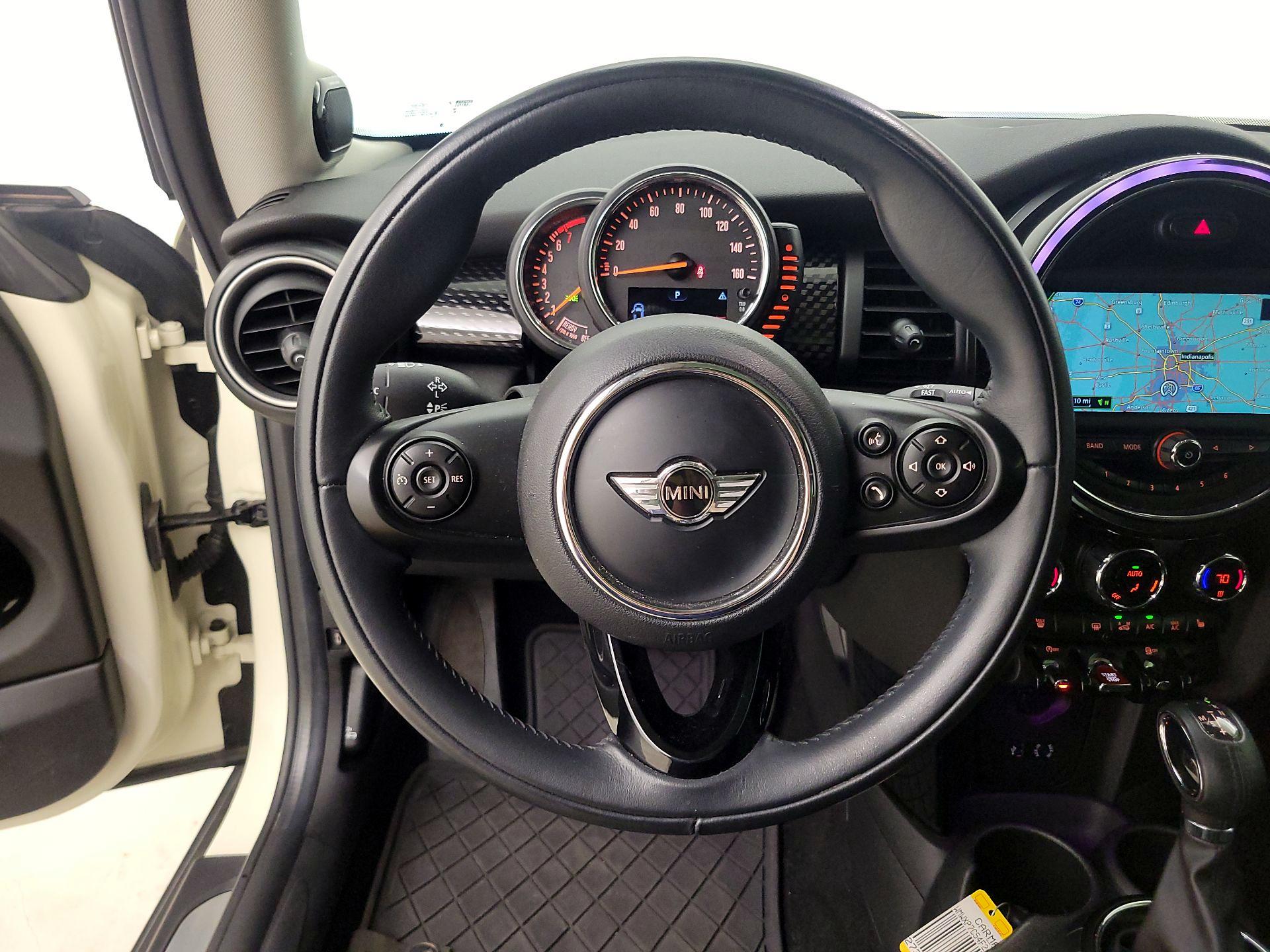 Thumbnail: 2015 MINI Cooper Hardtop - 10