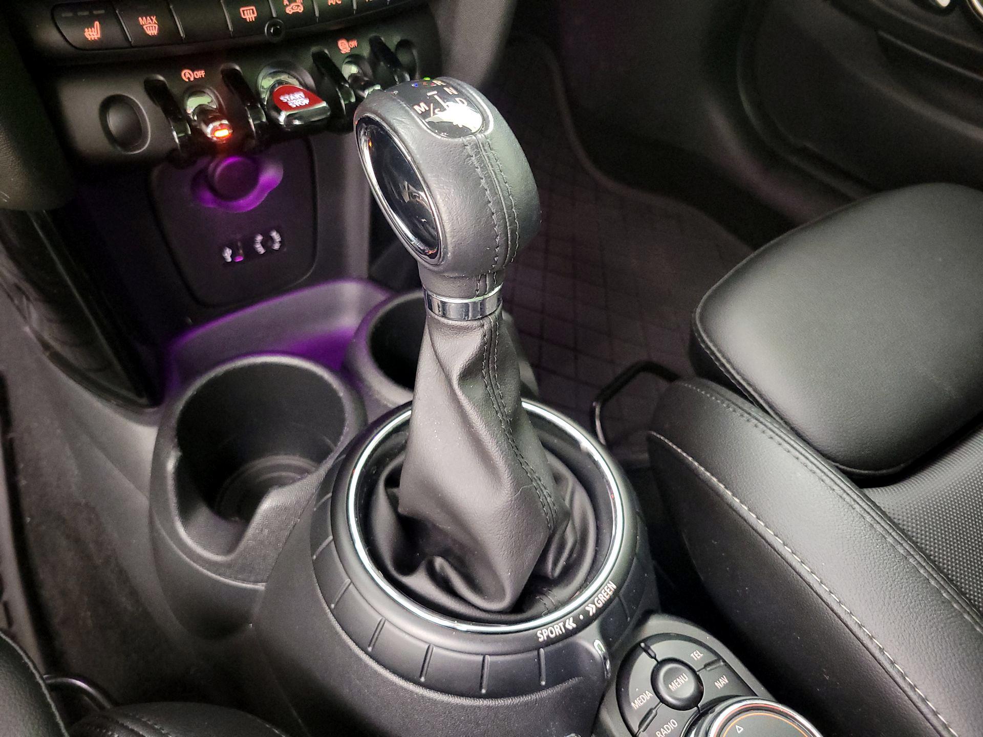 Thumbnail: 2015 MINI Cooper Hardtop - 18