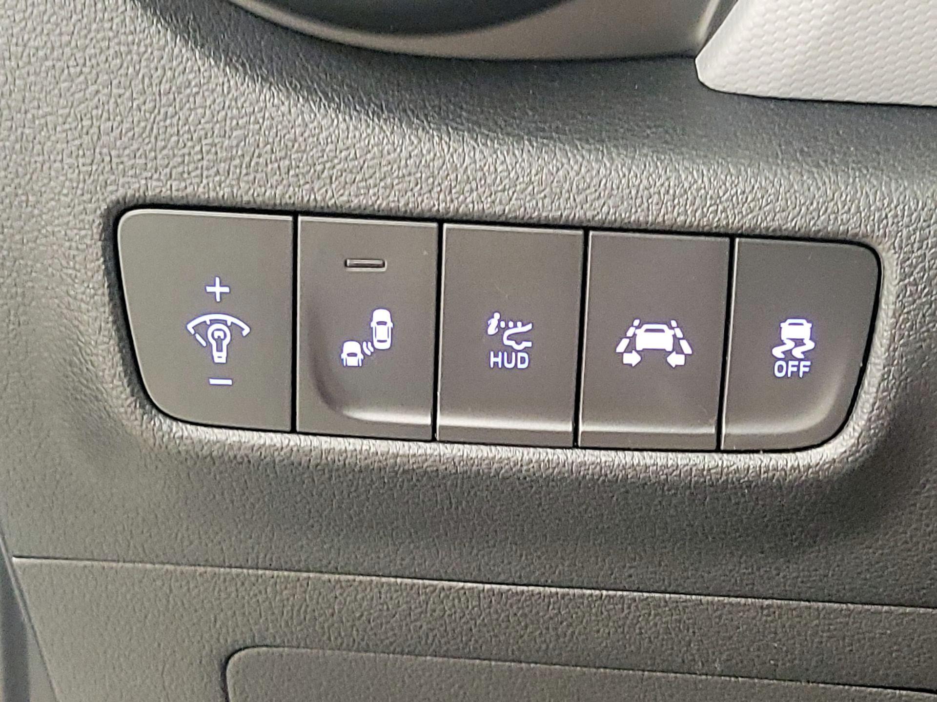 Thumbnail: 2021 Hyundai Kona - 13