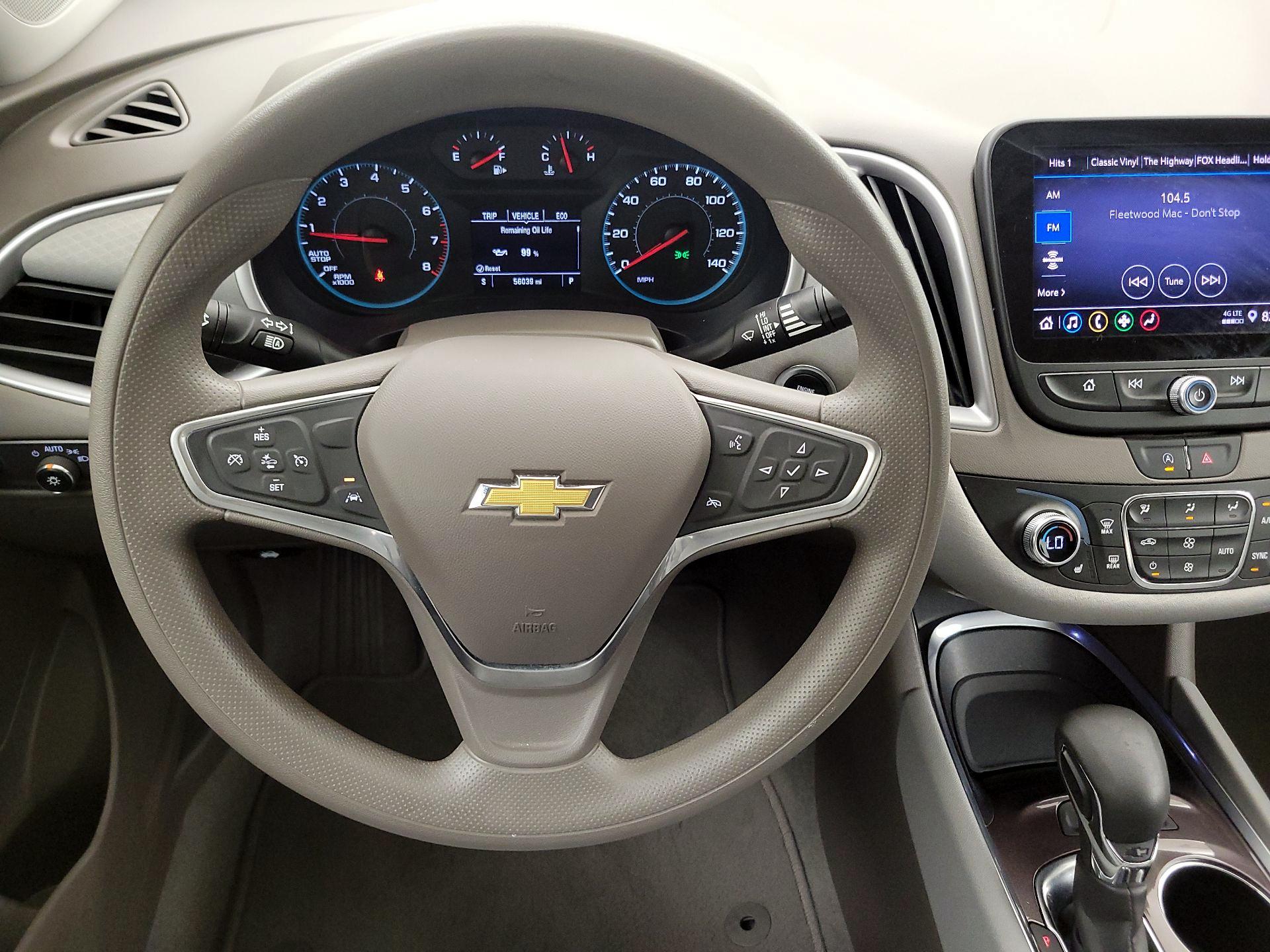 Thumbnail: 2022 Chevrolet Malibu - 10