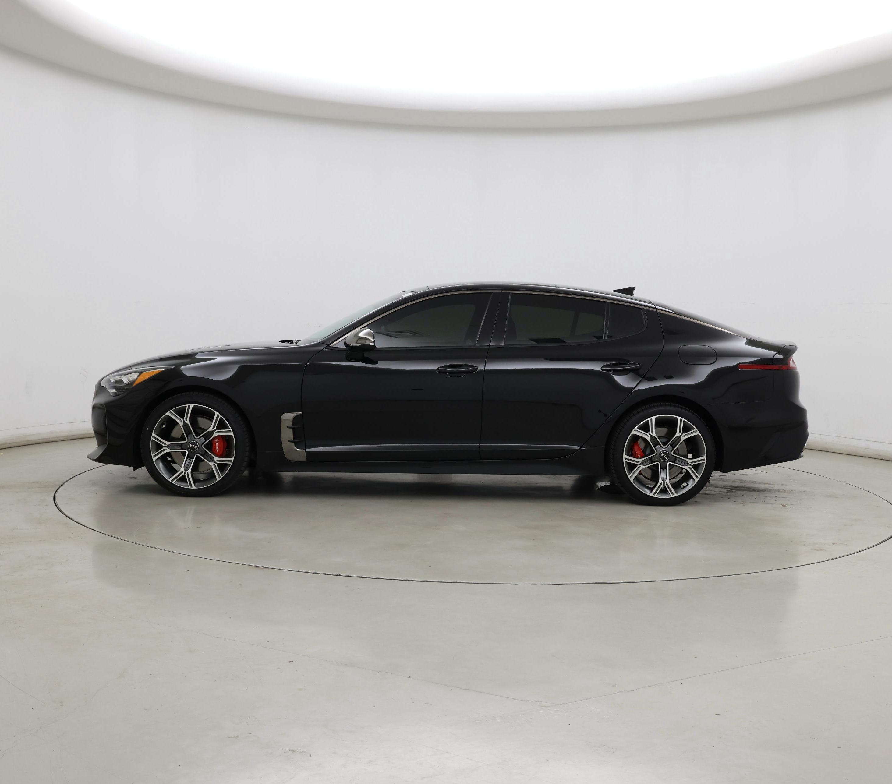 Thumbnail: 2018 Kia Stinger - 3