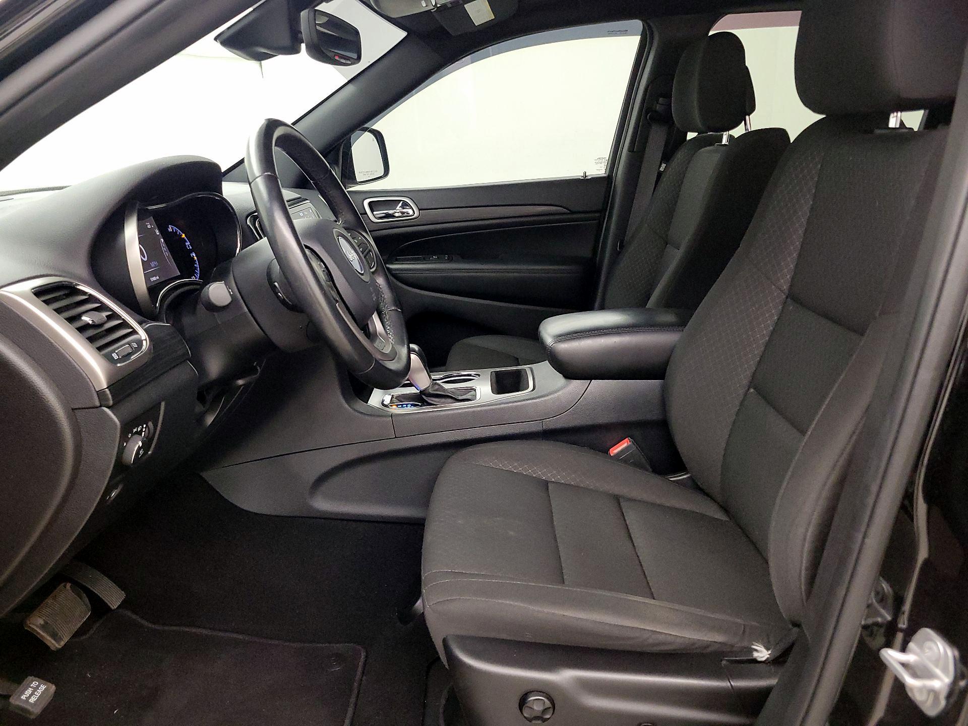 Thumbnail: 2020 Jeep Grand Cherokee - 11