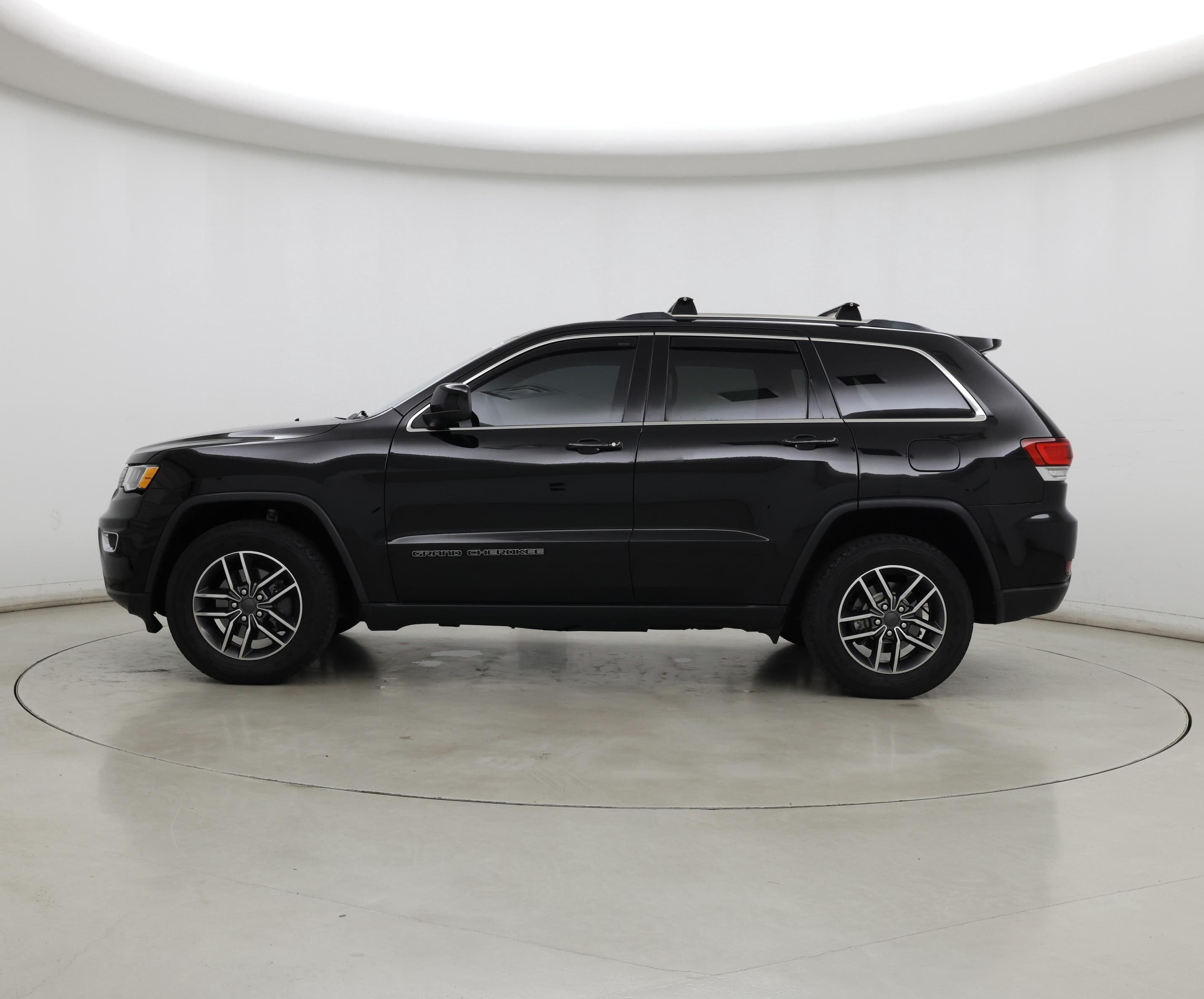 Thumbnail: 2020 Jeep Grand Cherokee - 3