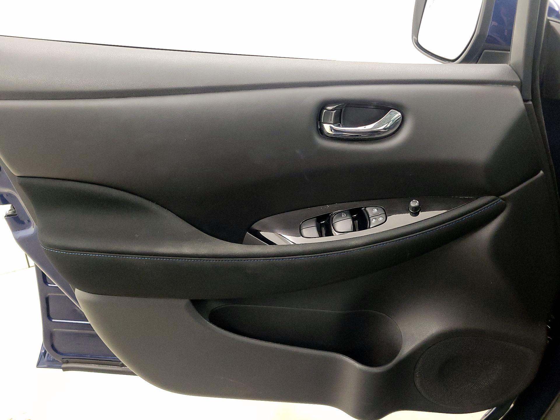 Thumbnail: 2023 Nissan Leaf - 12