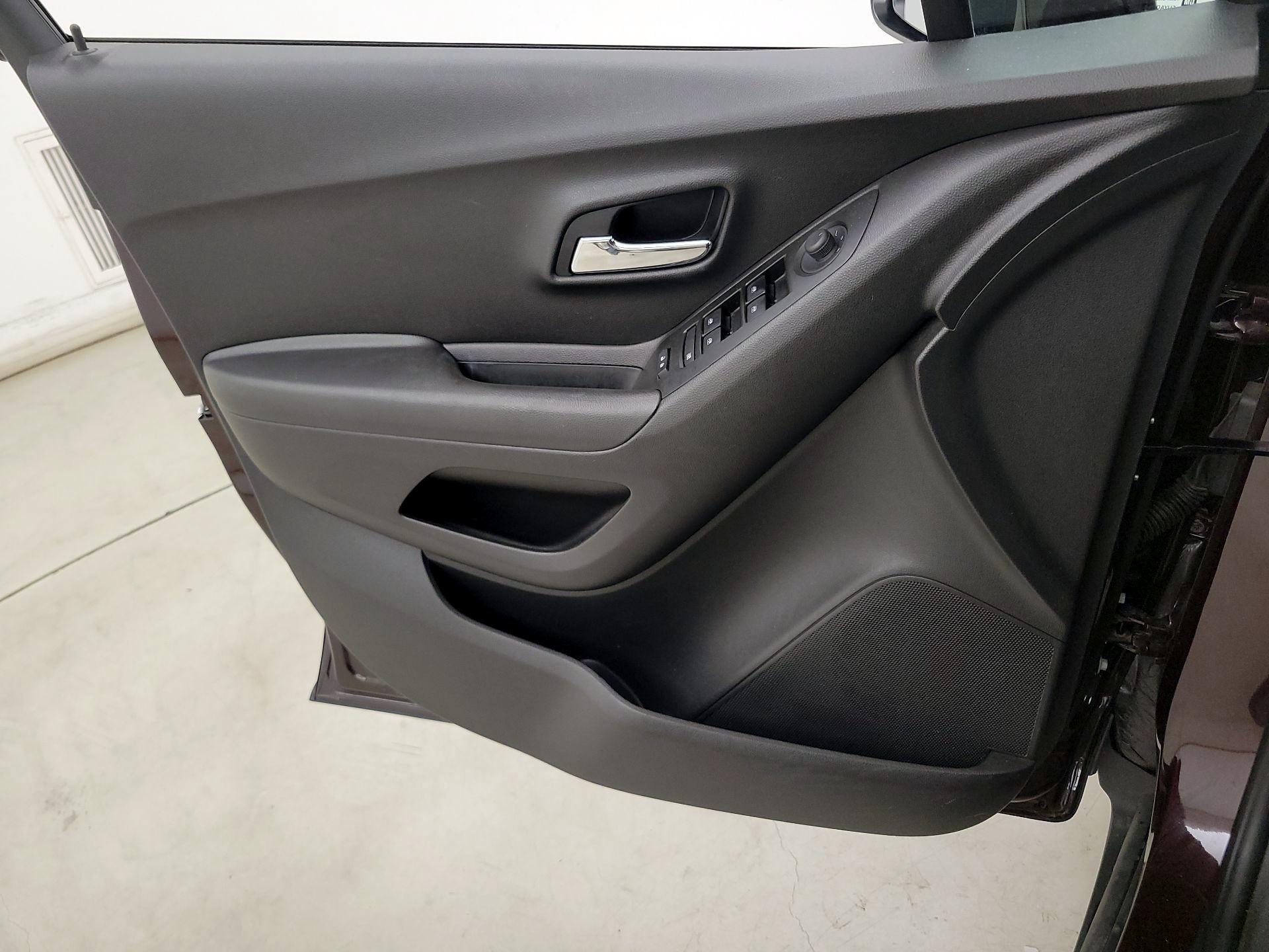 Thumbnail: 2020 Chevrolet Trax - 12