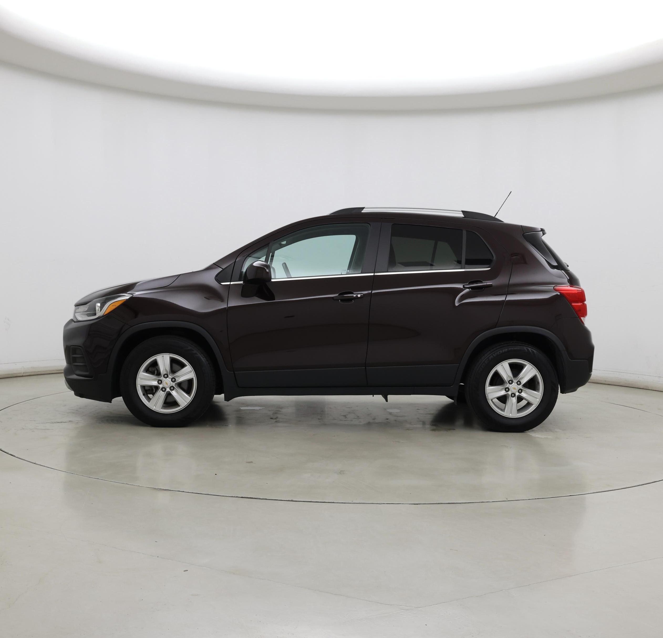 Thumbnail: 2020 Chevrolet Trax - 3