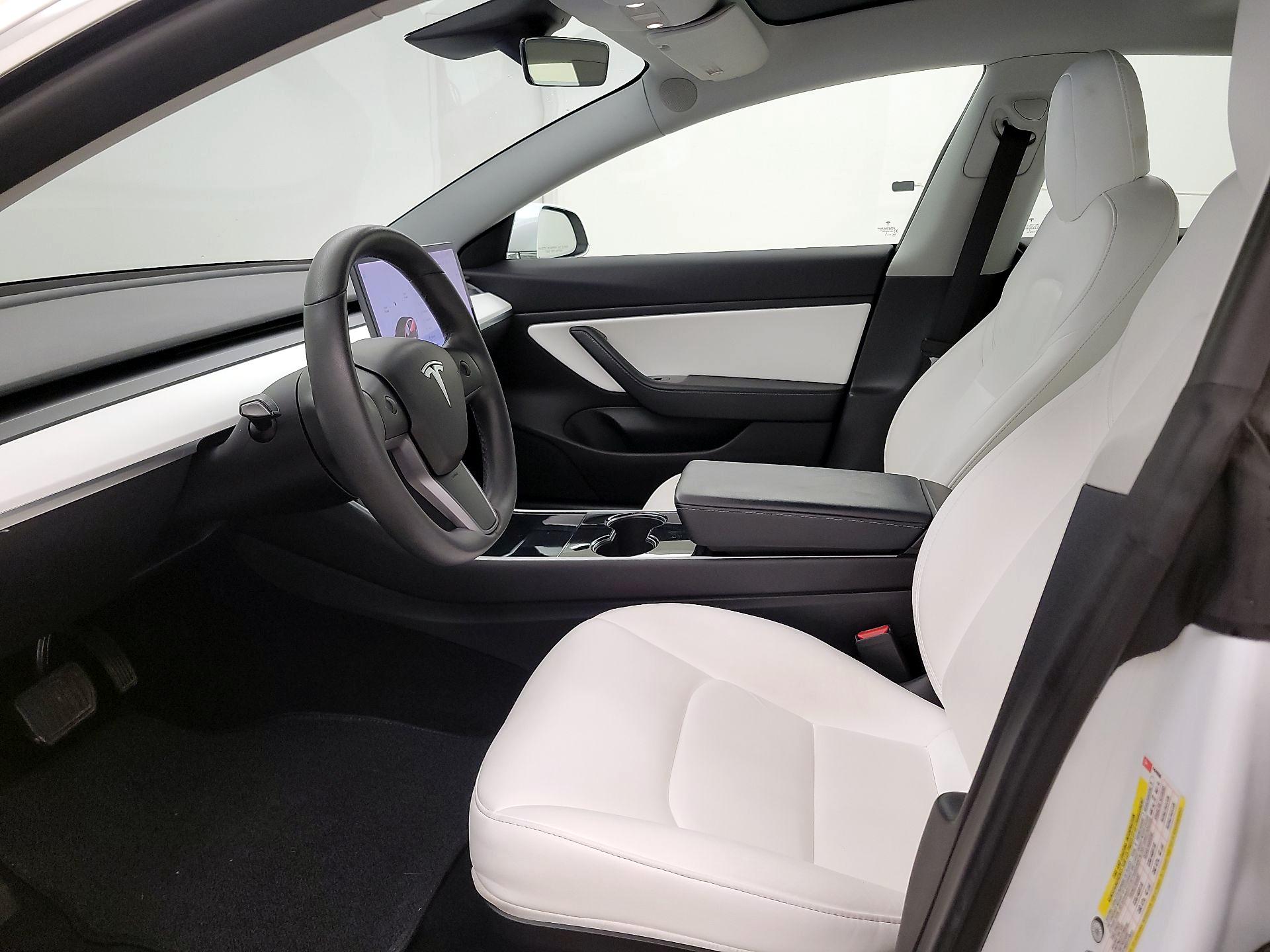 Thumbnail: 2019 Tesla Model 3 - 11
