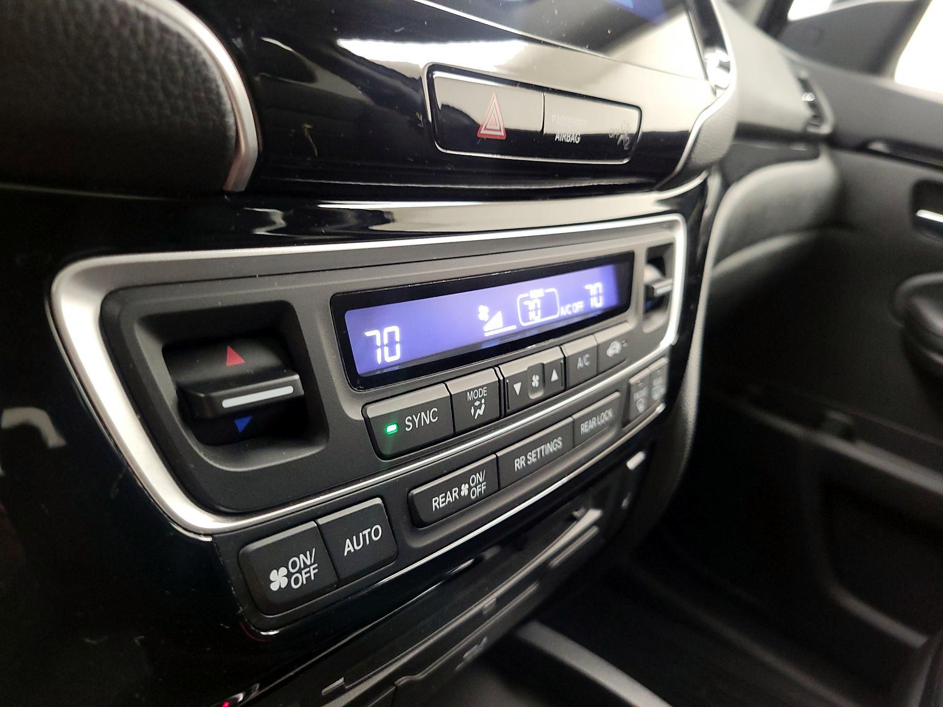 Thumbnail: 2020 Honda Pilot - 17