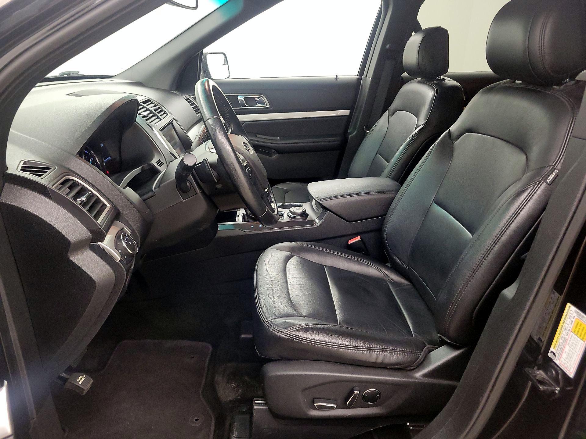 Thumbnail: 2016 Ford Explorer - 11