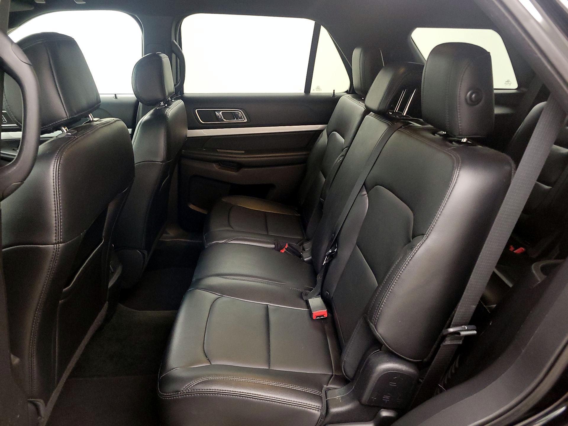 Thumbnail: 2016 Ford Explorer - 20