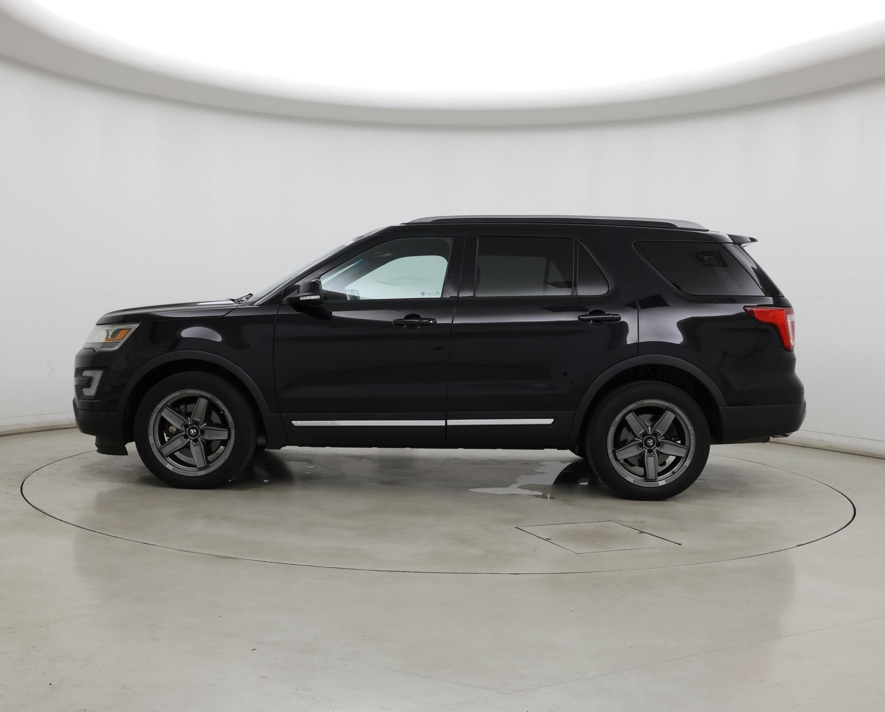 Thumbnail: 2016 Ford Explorer - 3