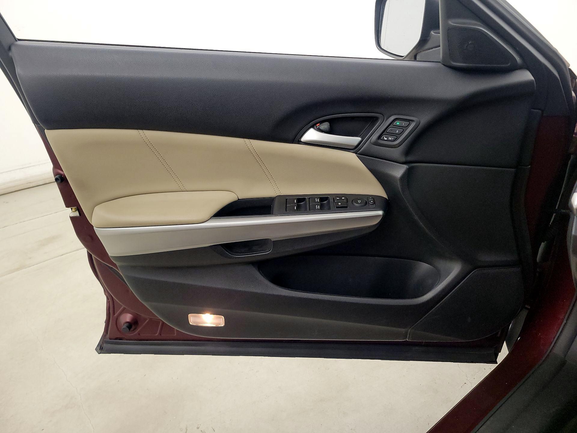 Thumbnail: 2015 Honda Accord Crosstour - 12