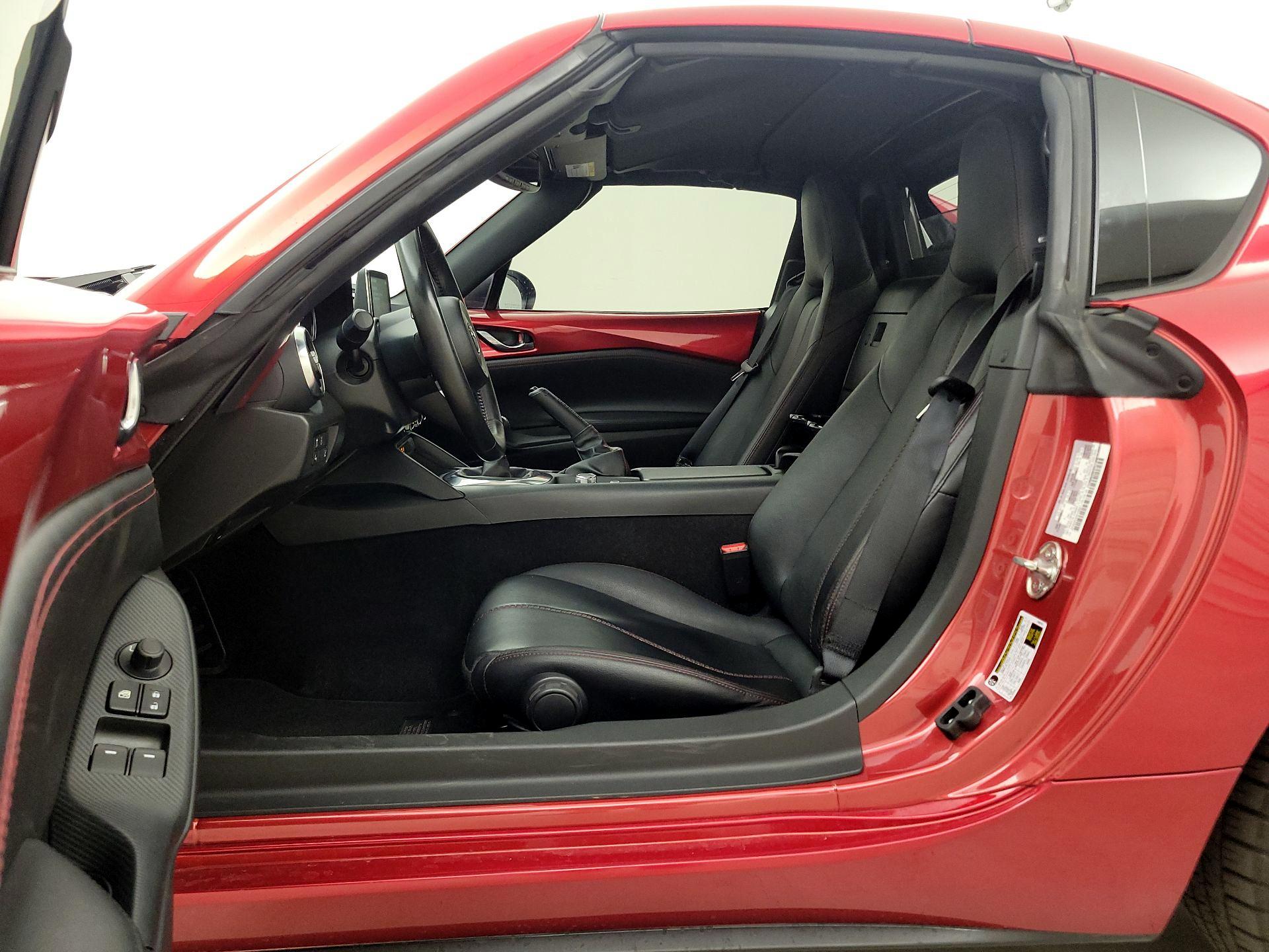 Thumbnail: 2017 Mazda MX-5 Miata - 11