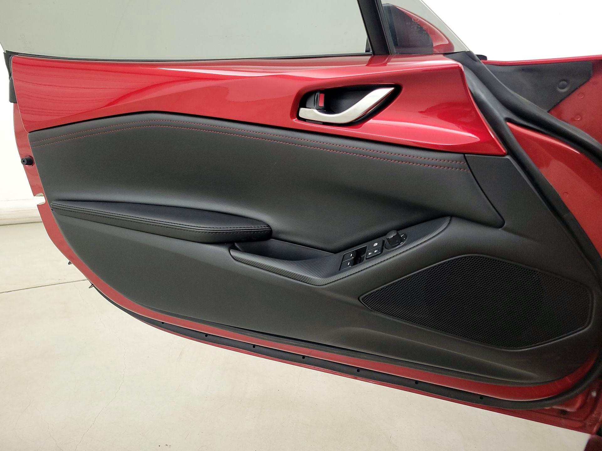 Thumbnail: 2017 Mazda MX-5 Miata - 12