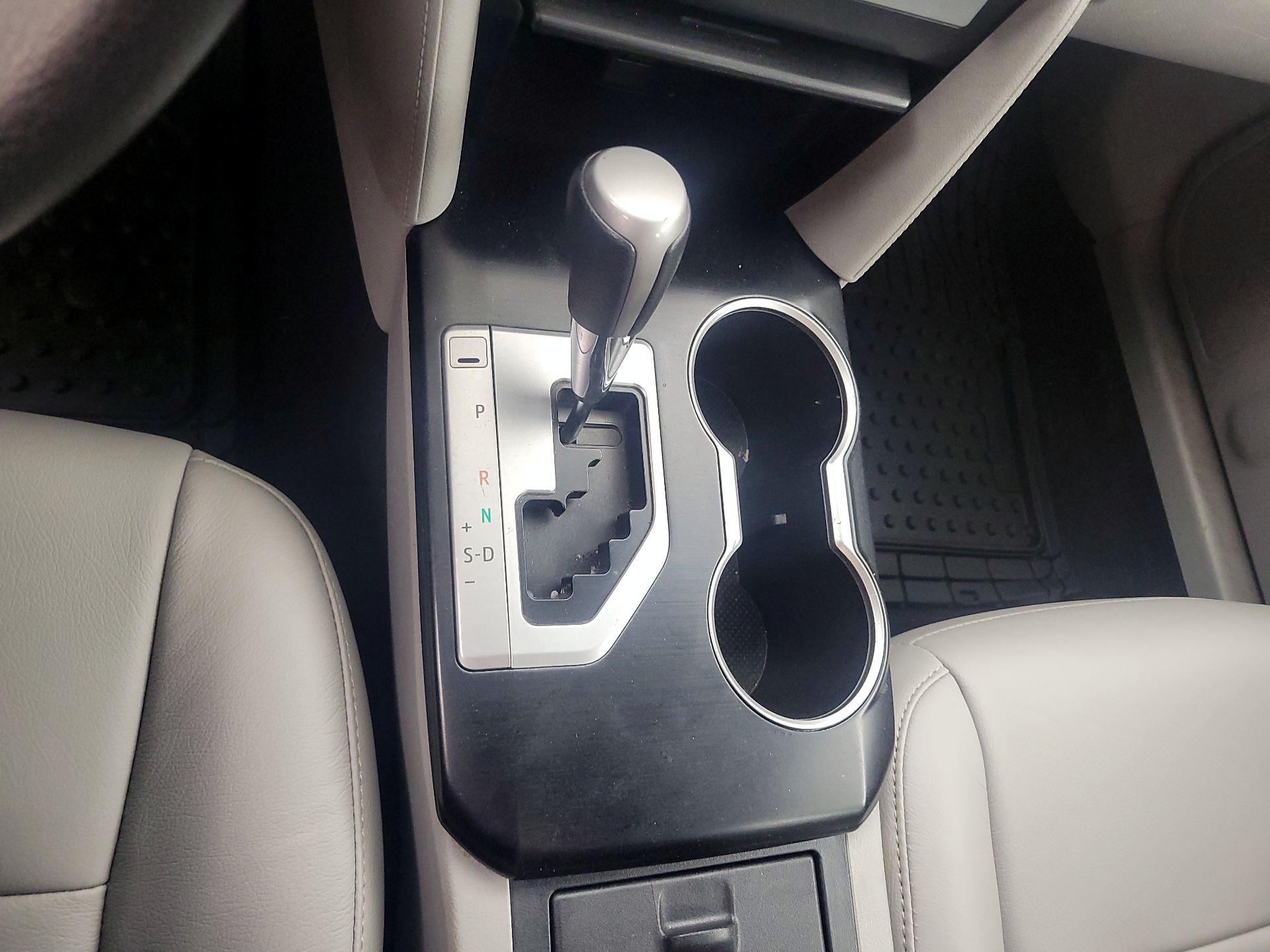 Thumbnail: 2014 Toyota Camry - 17
