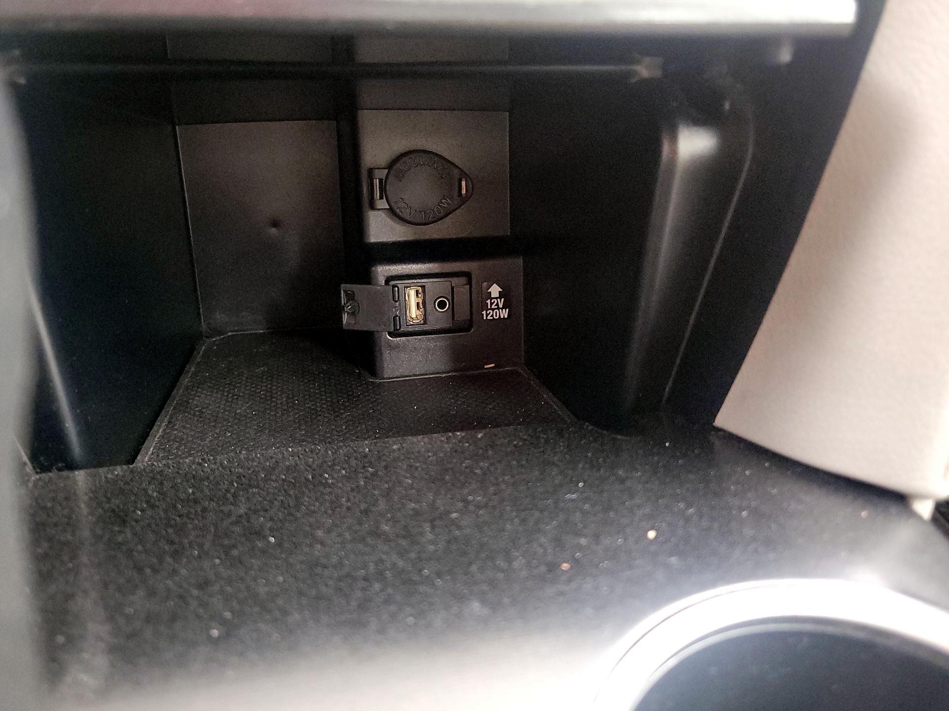 Thumbnail: 2014 Toyota Camry - 18