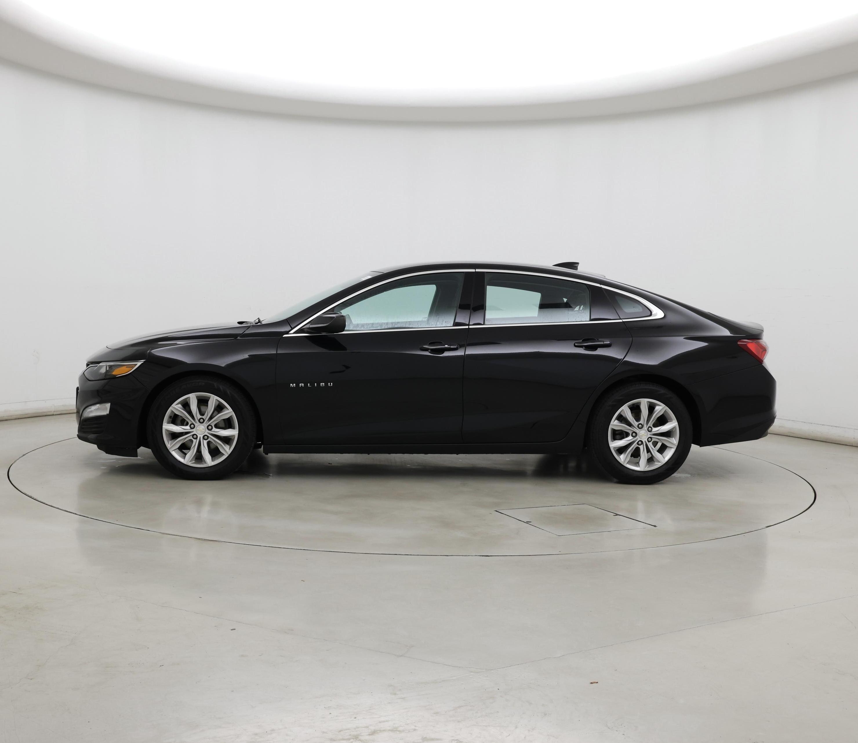 Thumbnail: 2021 Chevrolet Malibu - 3