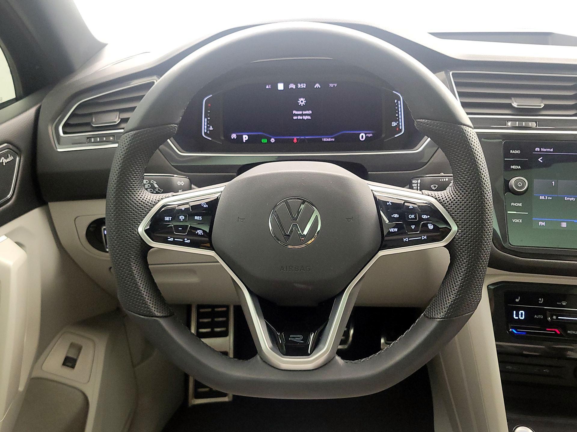 Thumbnail: 2024 Volkswagen Tiguan - 10