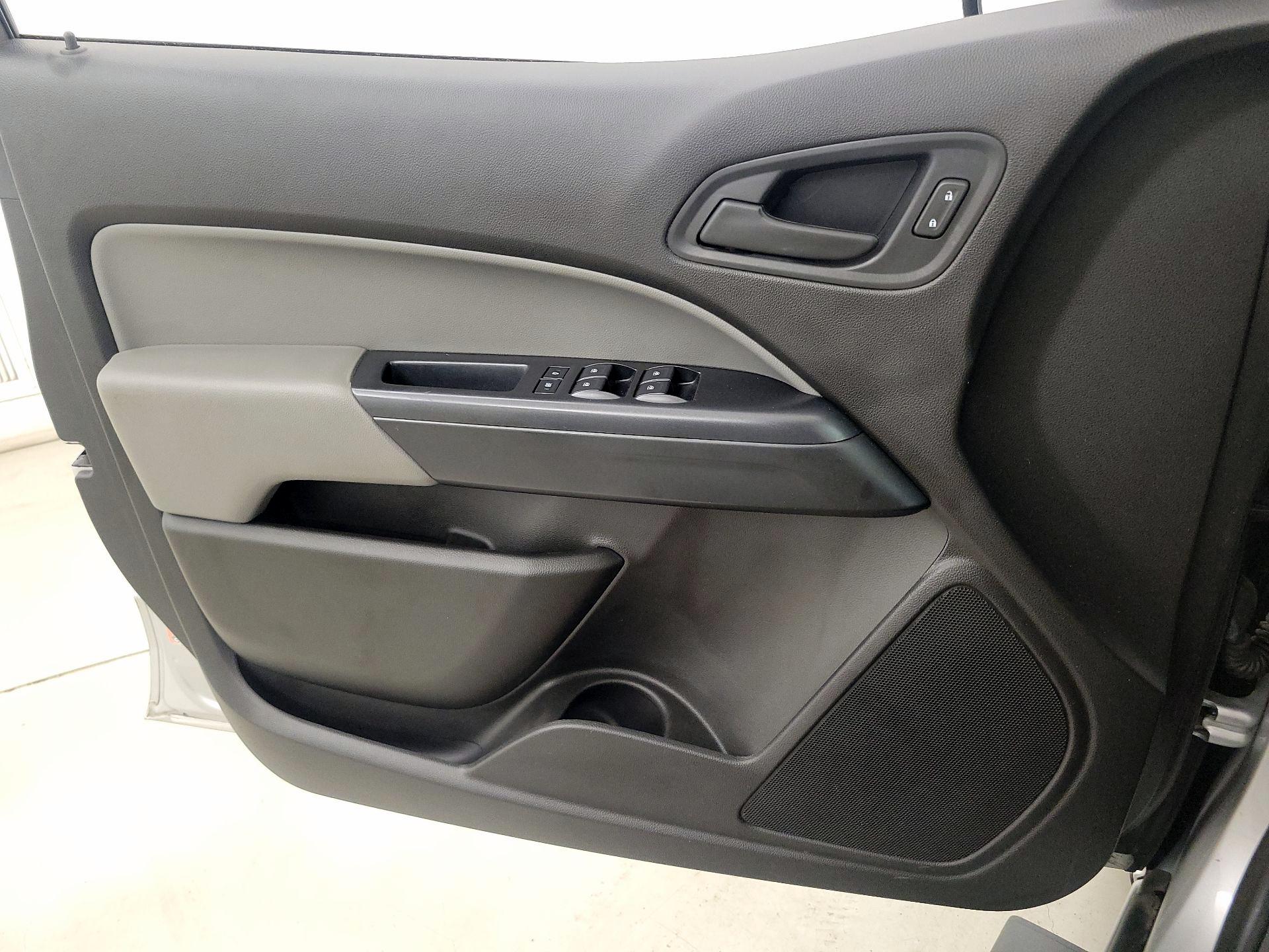 Thumbnail: 2018 Chevrolet Colorado - 12