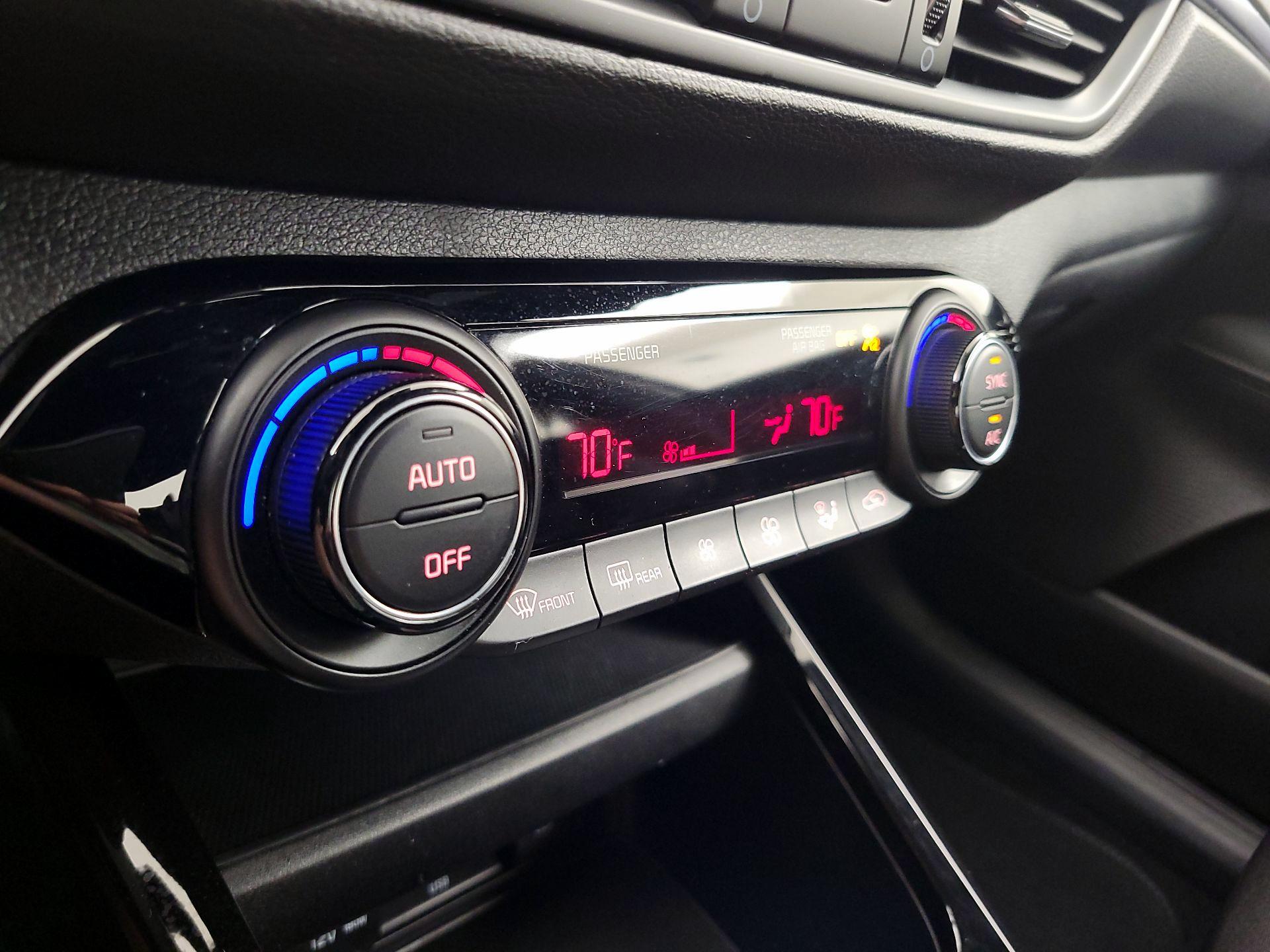 Thumbnail: 2024 Kia Forte - 17