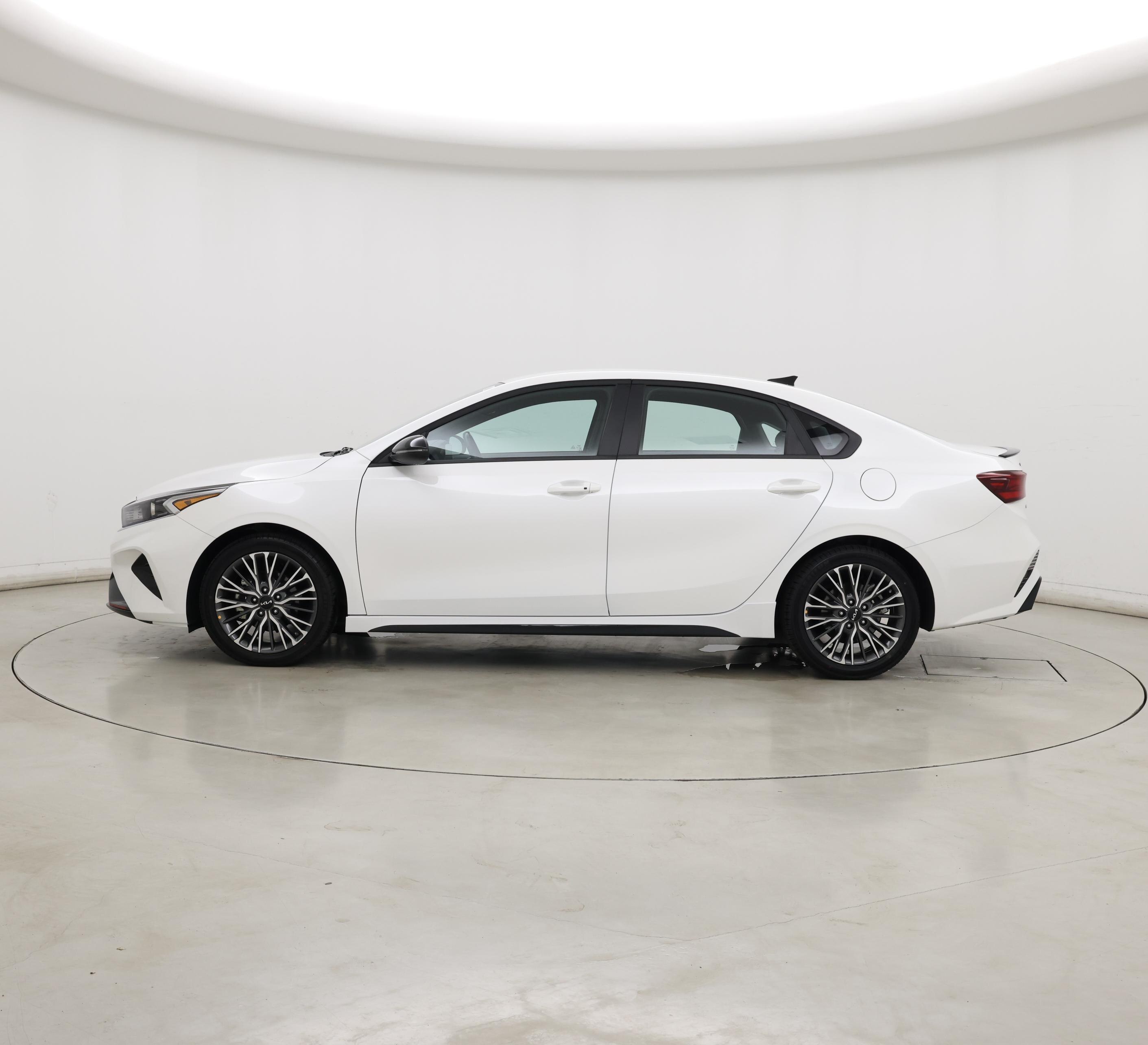 Thumbnail: 2024 Kia Forte - 3
