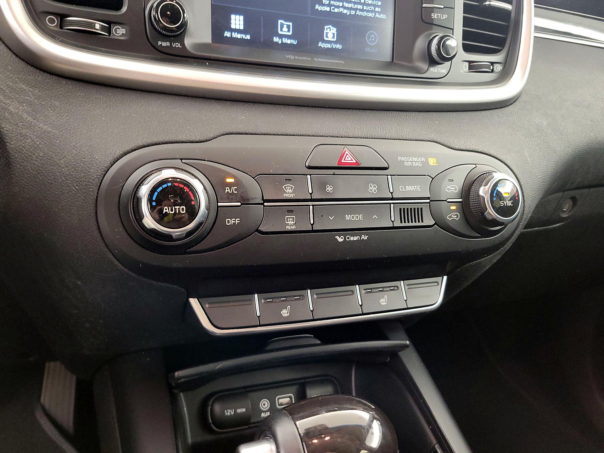 Thumbnail: 2018 Kia Sorento - 16