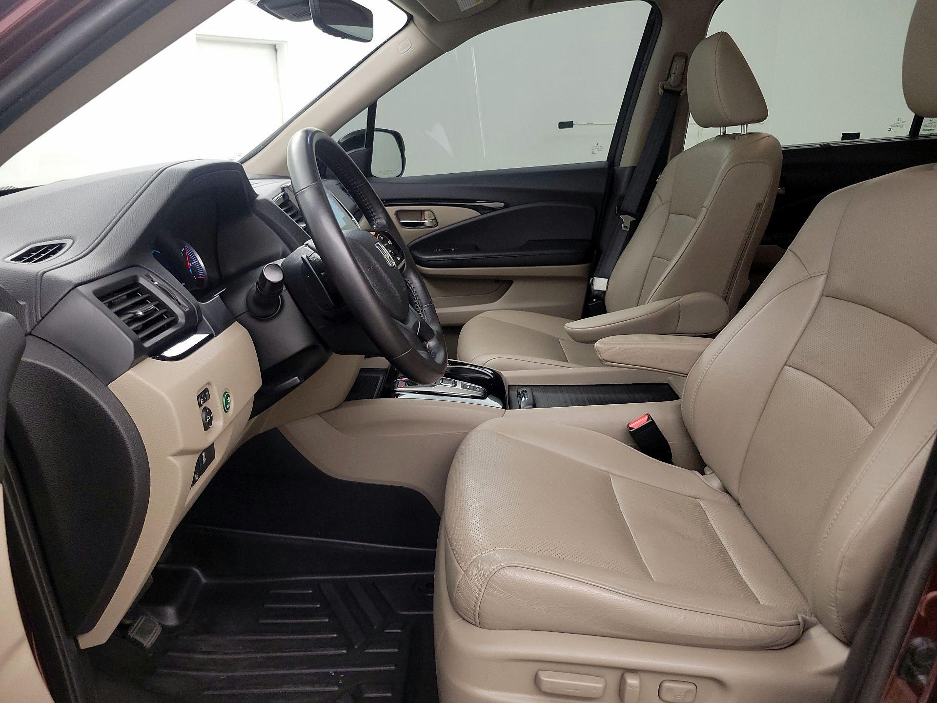Thumbnail: 2019 Honda Pilot - 11