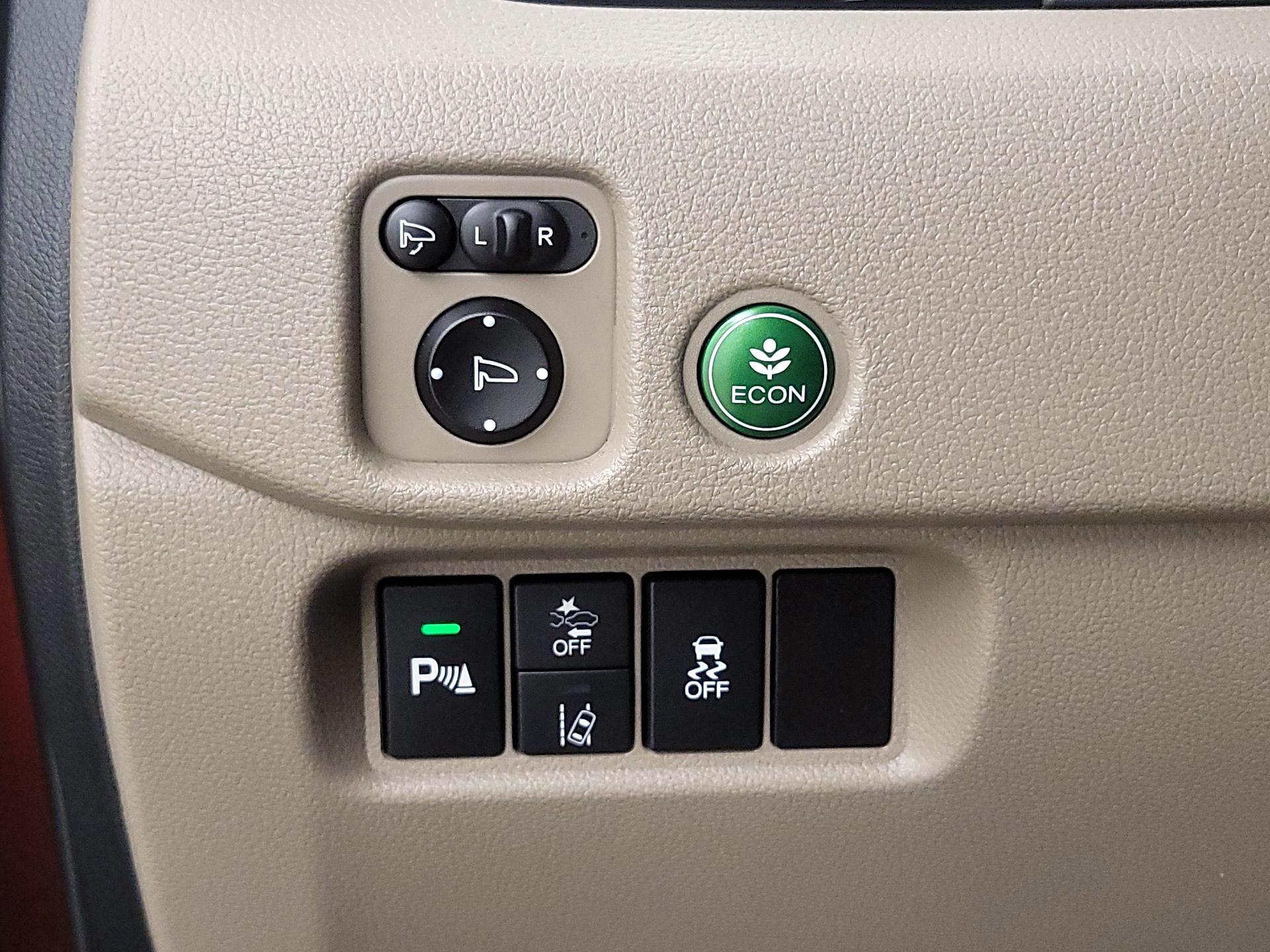 Thumbnail: 2019 Honda Pilot - 13