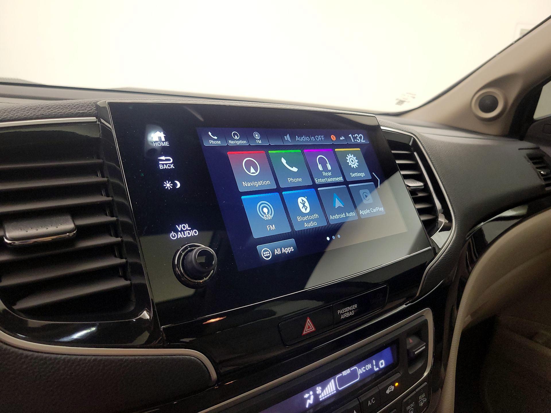 Thumbnail: 2019 Honda Pilot - 16