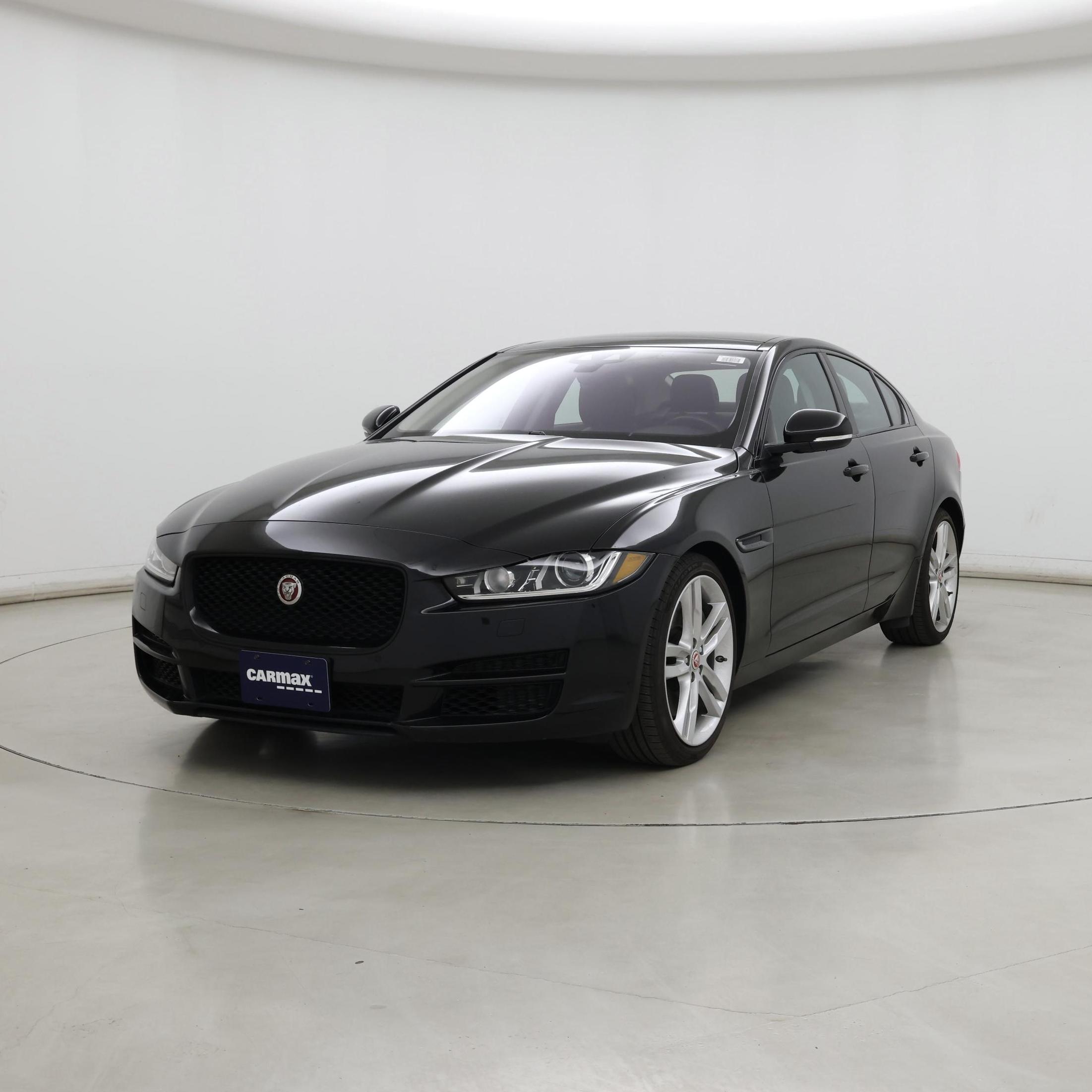 Thumbnail: 2017 Jaguar XE - 4