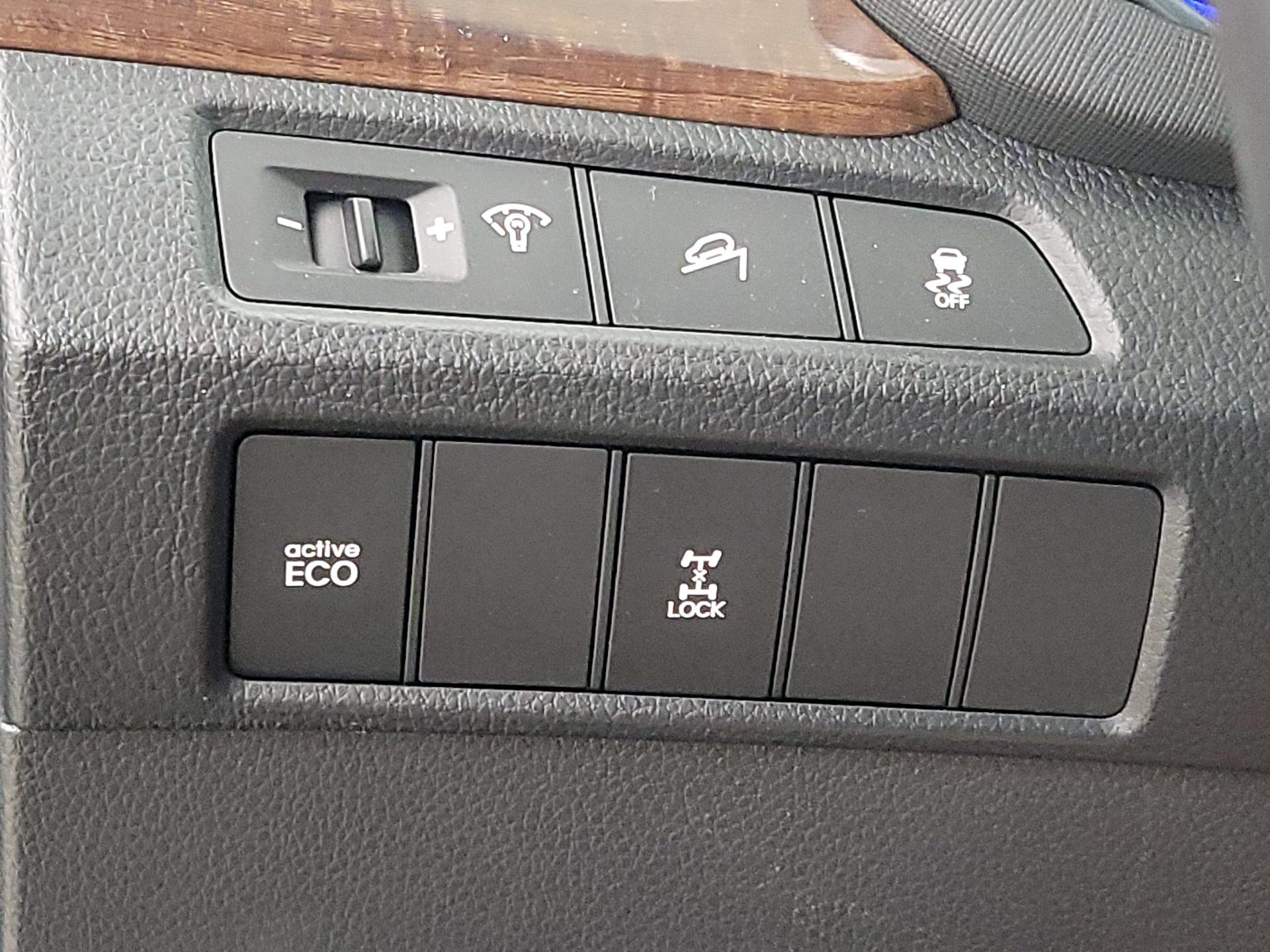 Thumbnail: 2013 Hyundai Santa Fe - 13