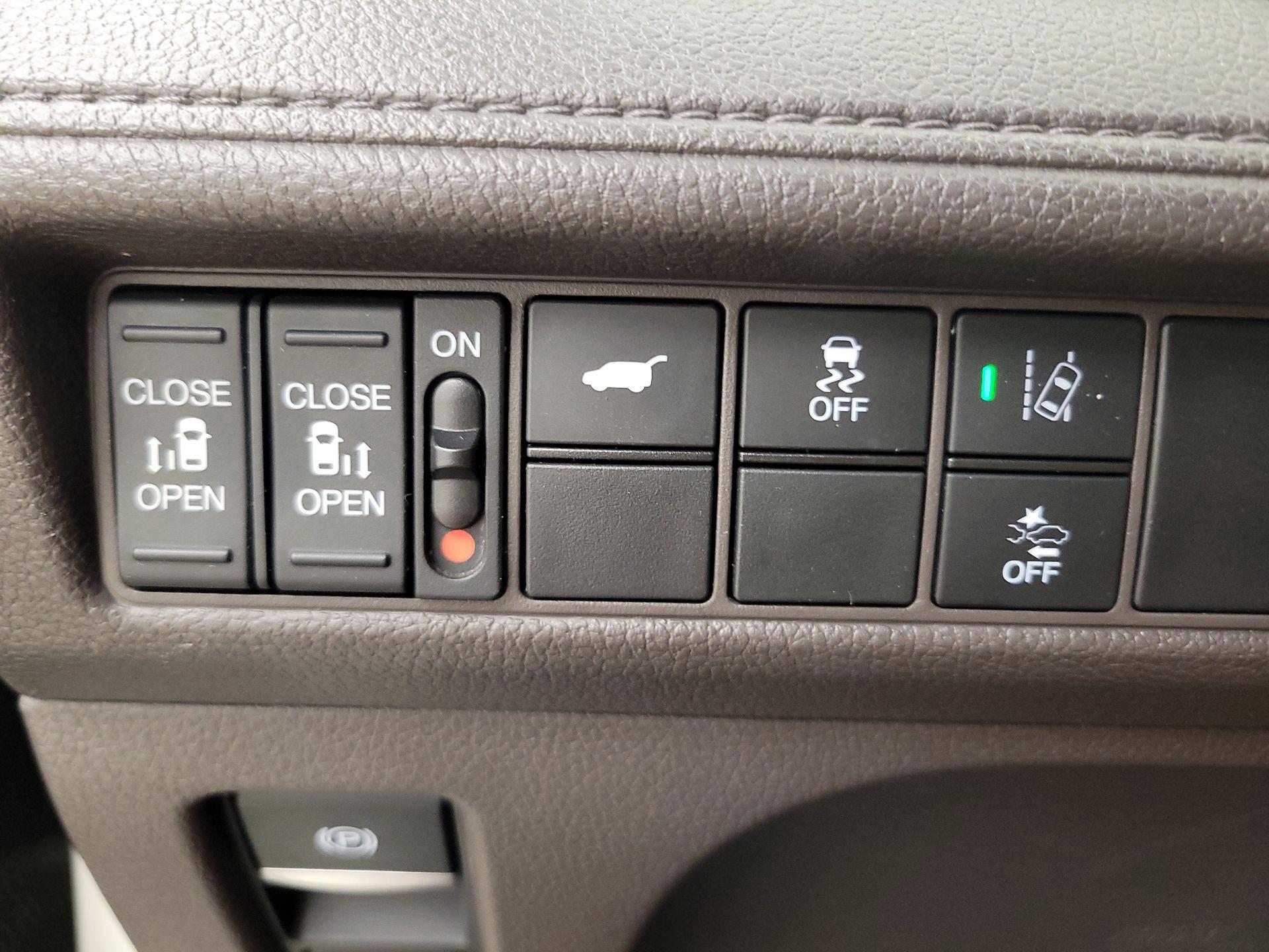 Thumbnail: 2019 Honda Odyssey - 13