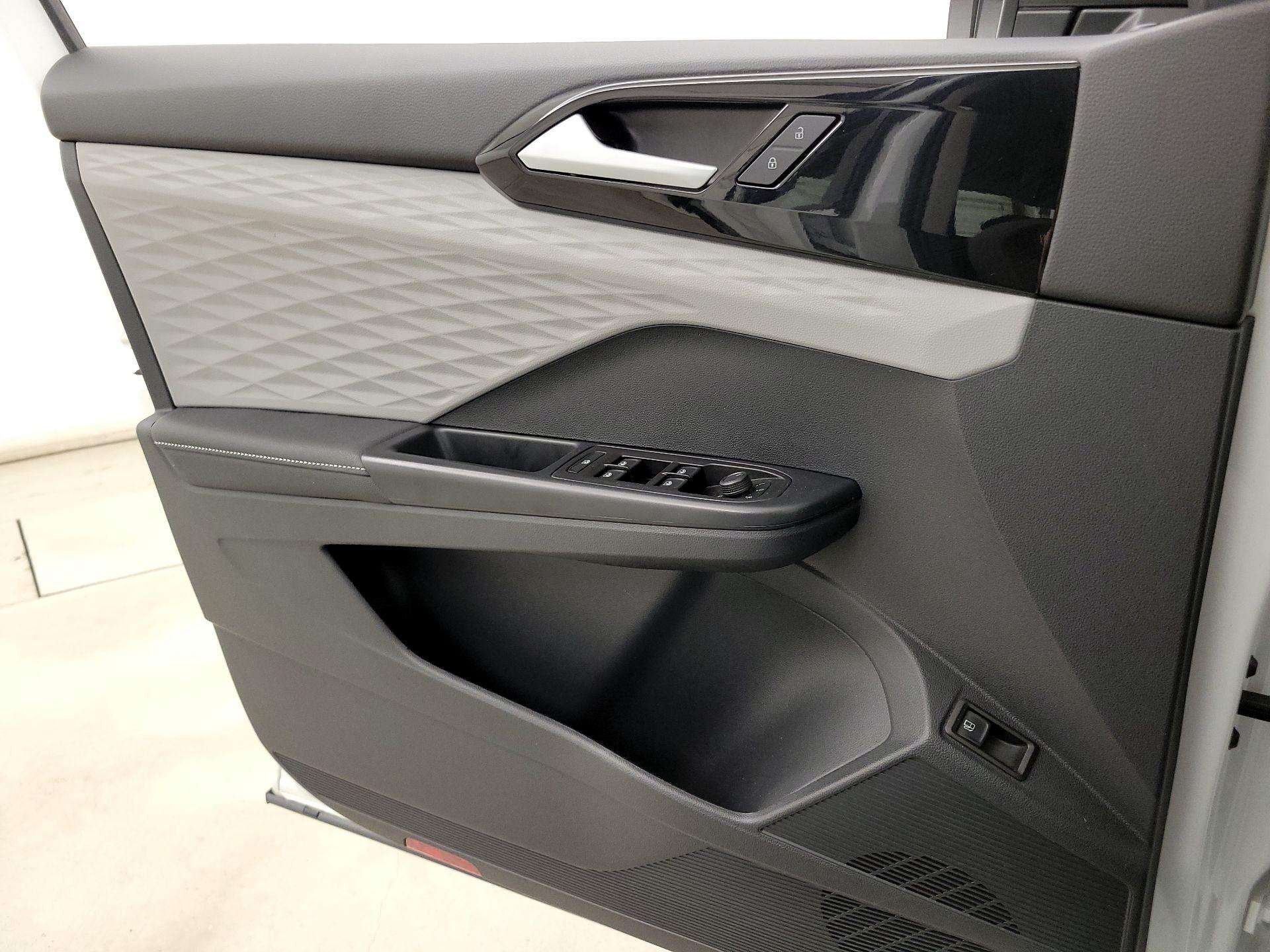 Thumbnail: 2024 Volkswagen Taos - 12