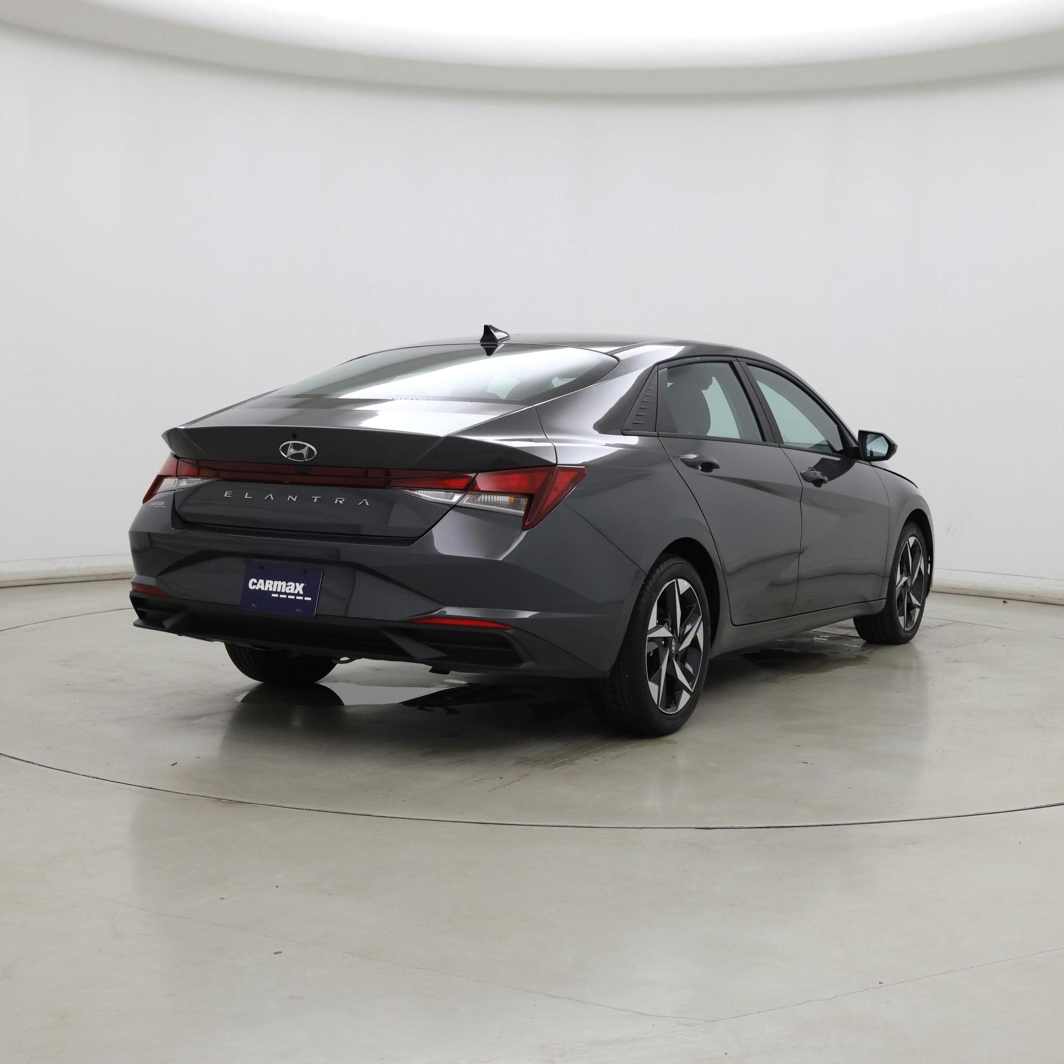 Thumbnail: 2023 Hyundai Elantra - 8