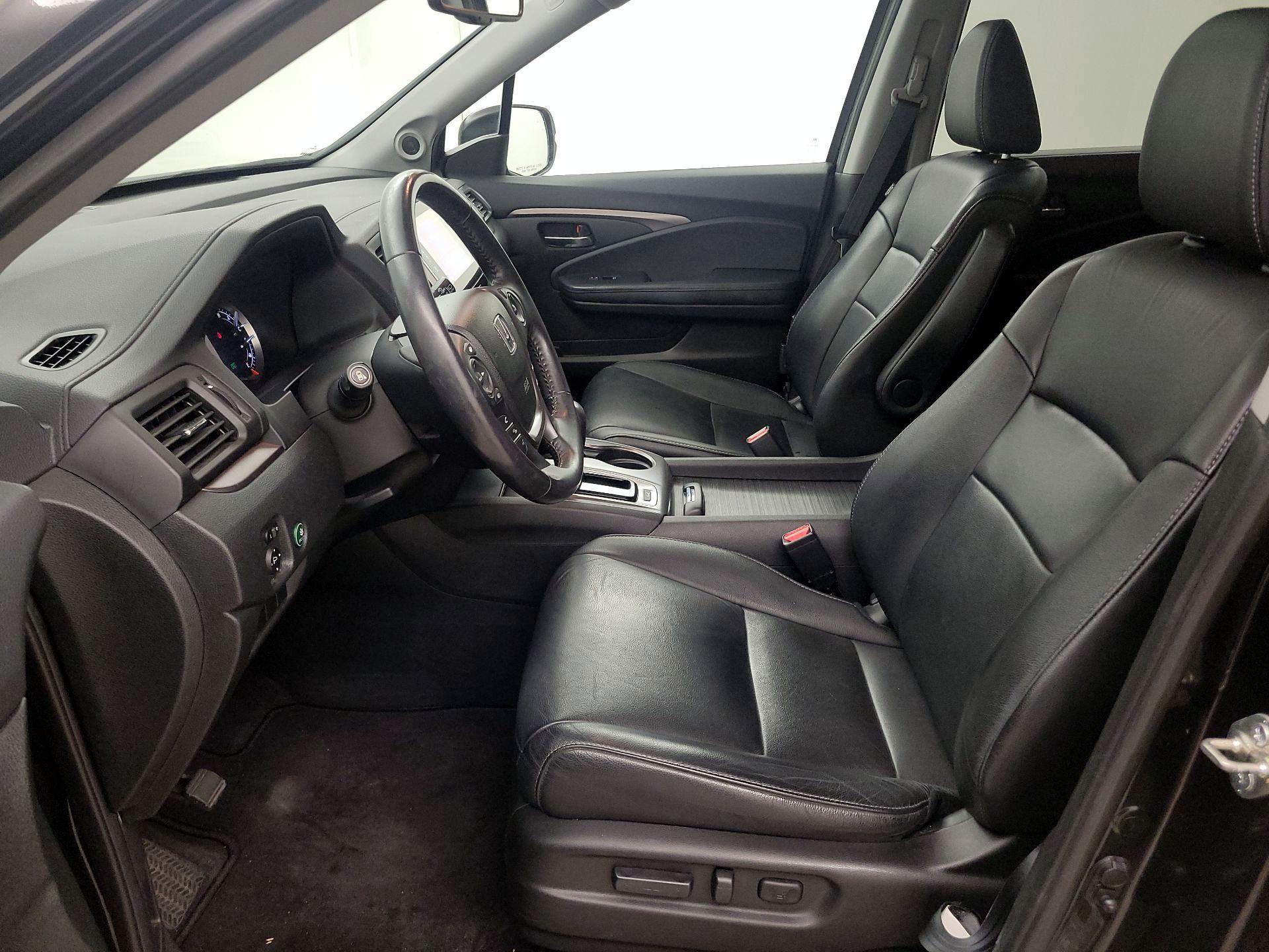 Thumbnail: 2017 Honda Pilot - 11