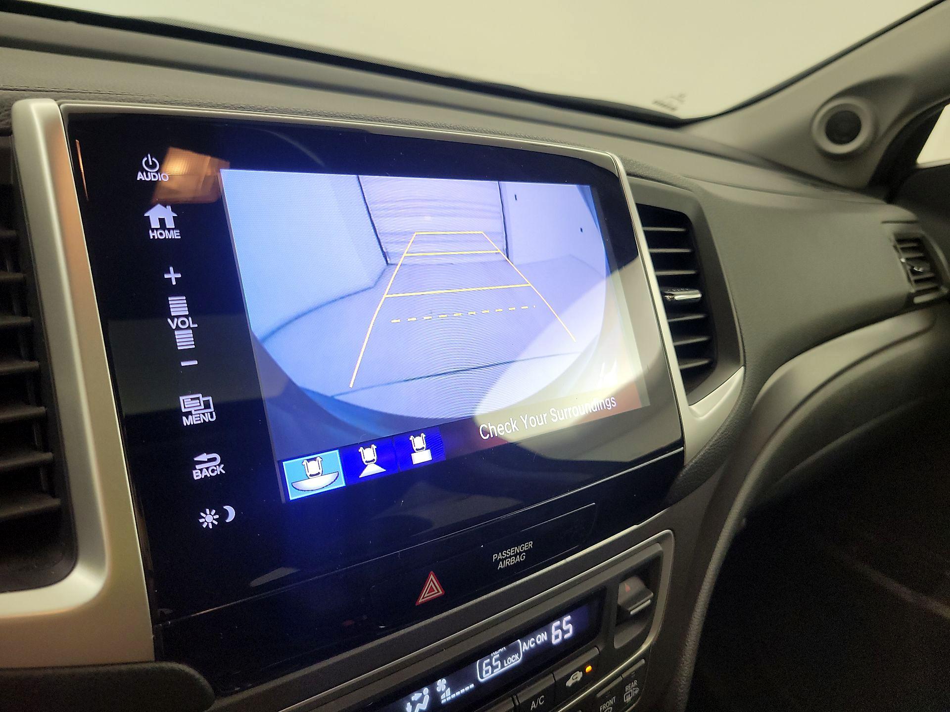 Thumbnail: 2017 Honda Pilot - 15