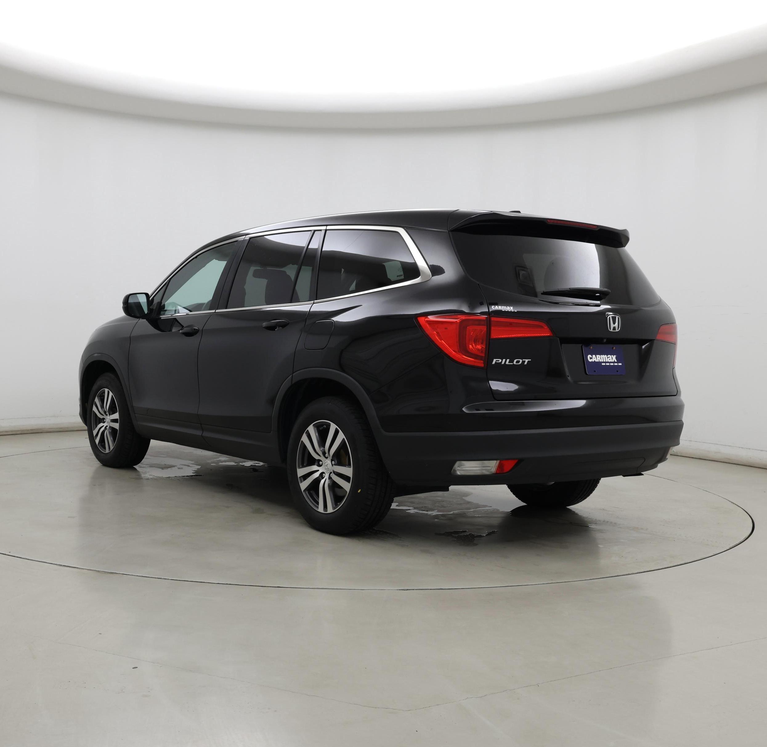 Thumbnail: 2017 Honda Pilot - 2