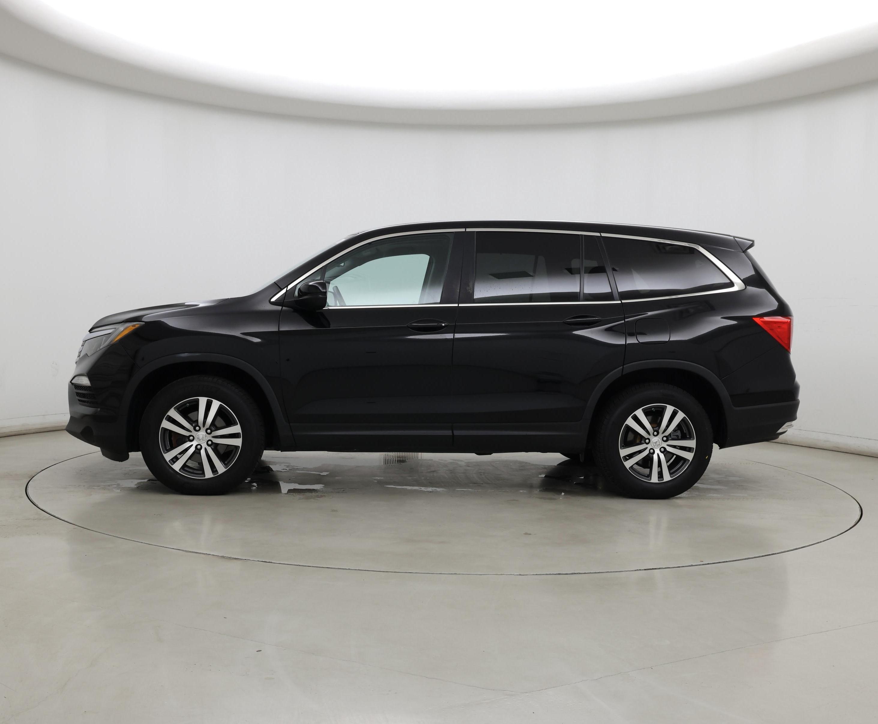 Thumbnail: 2017 Honda Pilot - 3