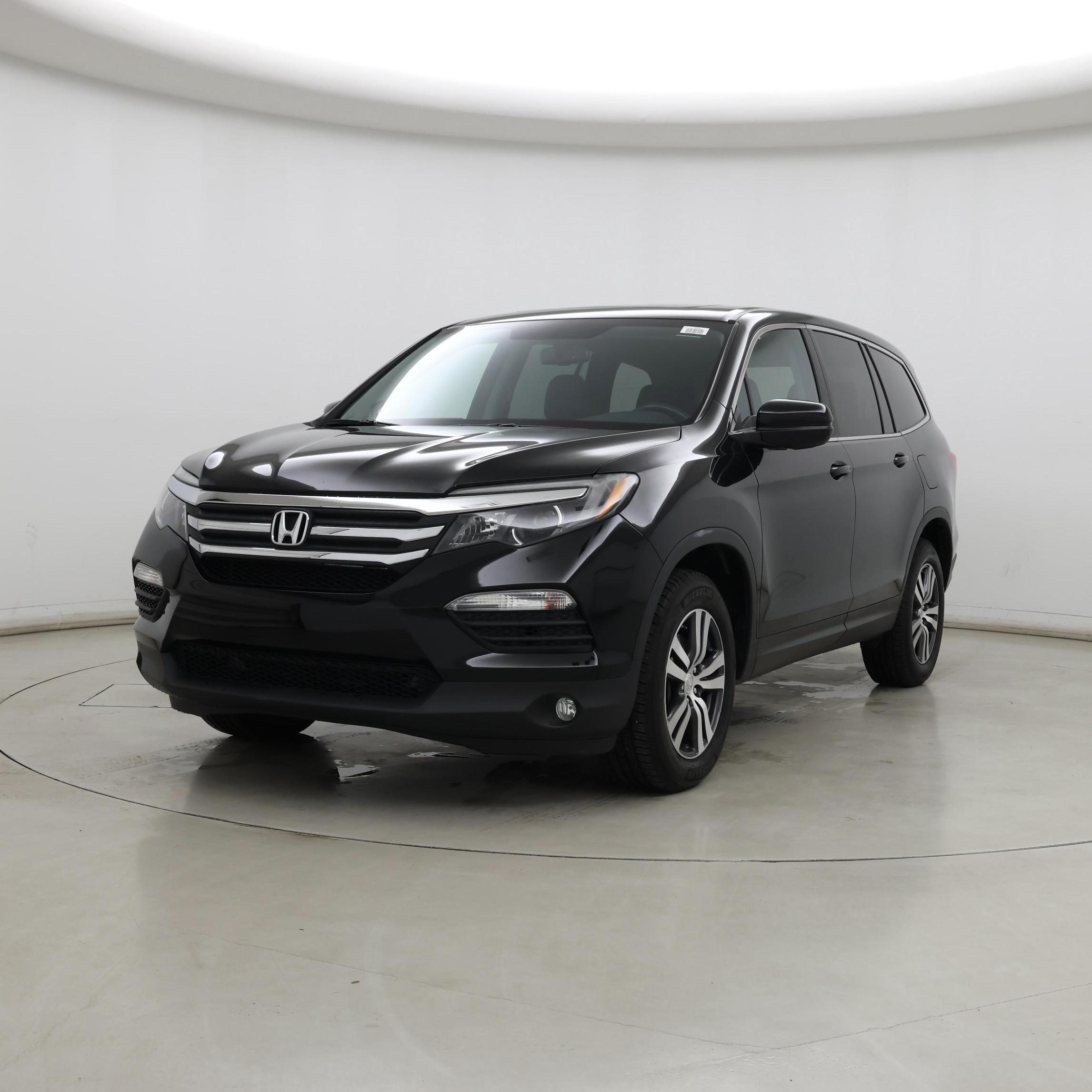 Thumbnail: 2017 Honda Pilot - 4