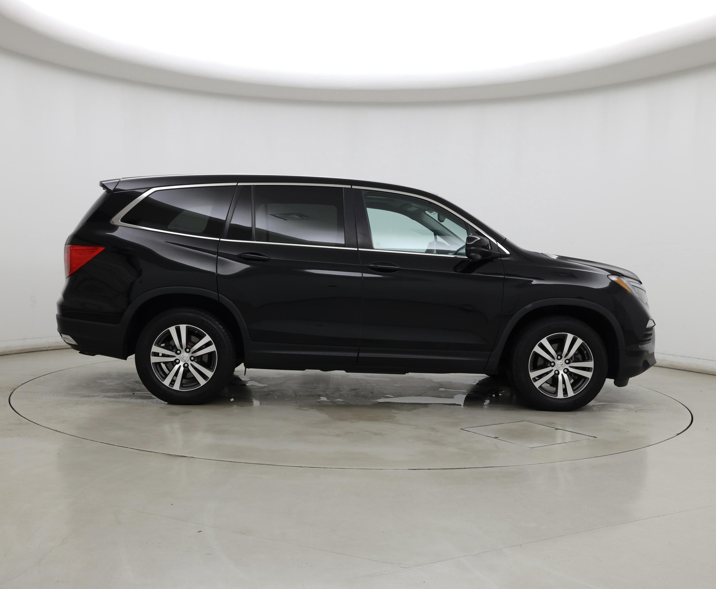 Thumbnail: 2017 Honda Pilot - 7