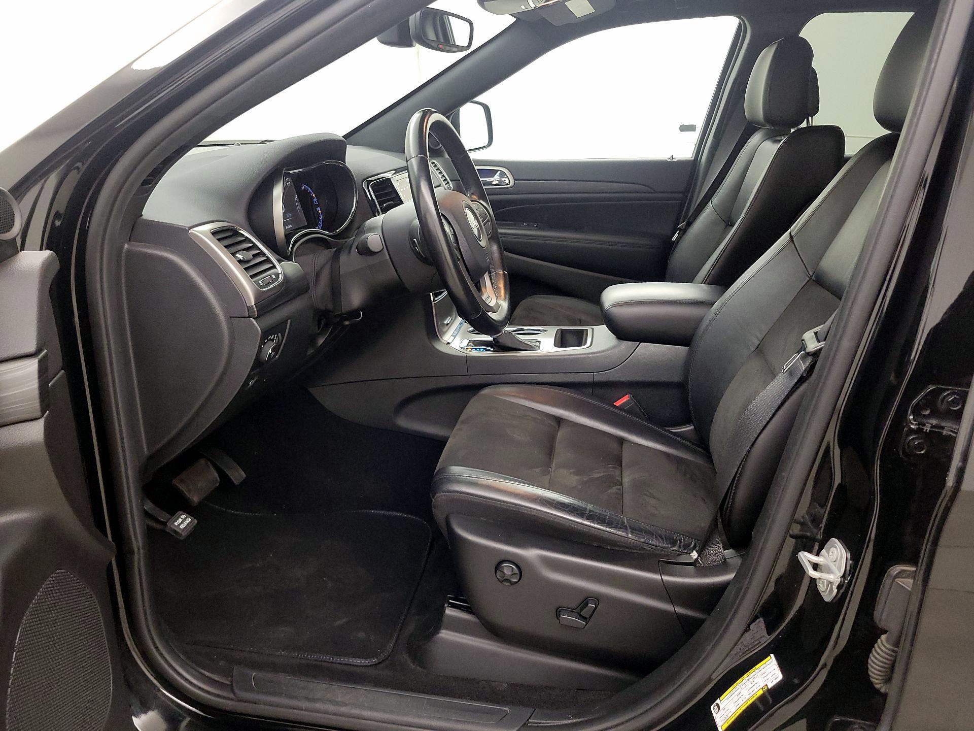 Thumbnail: 2020 Jeep Grand Cherokee - 11