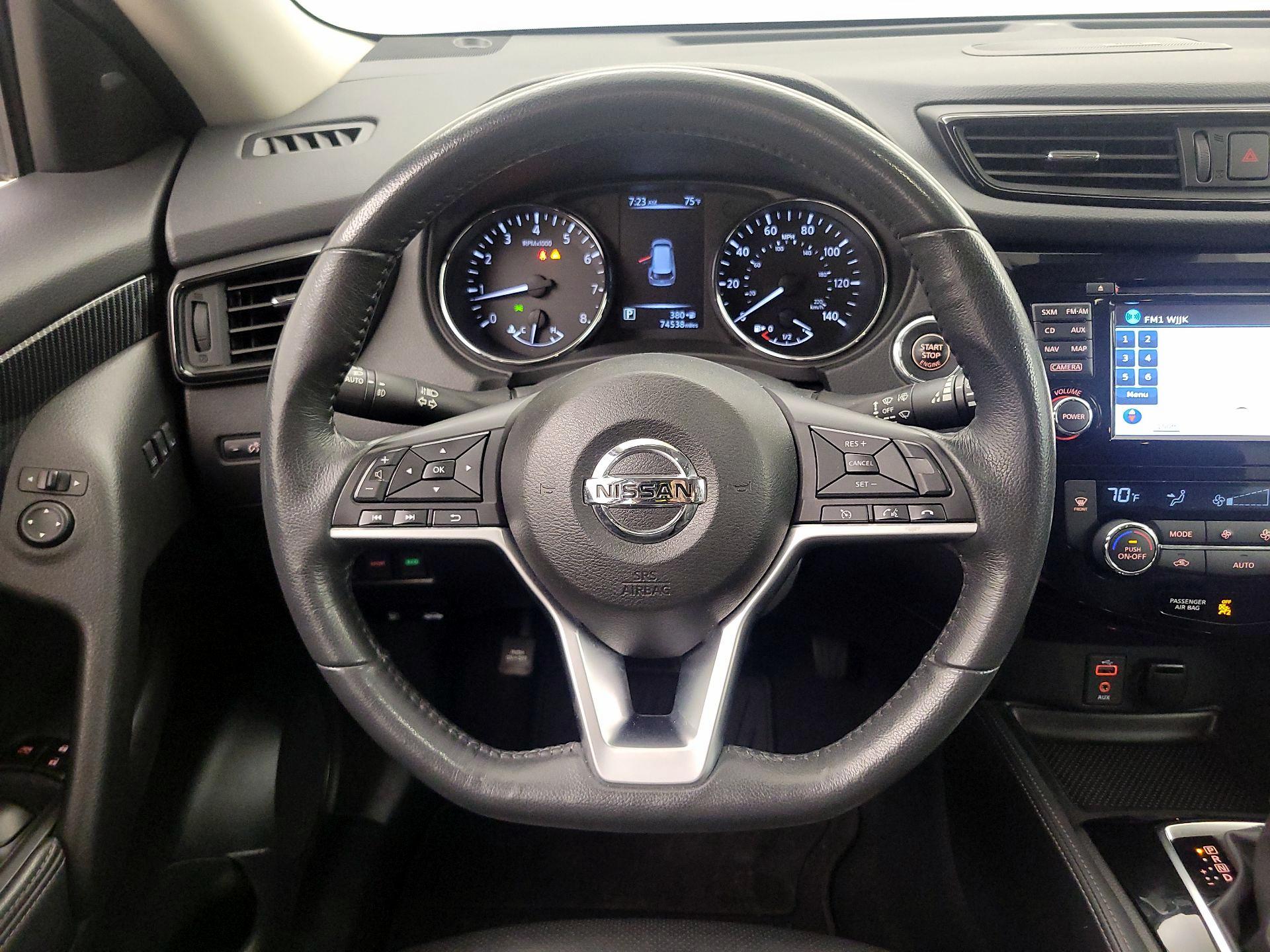 Thumbnail: 2017 Nissan Rogue - 10