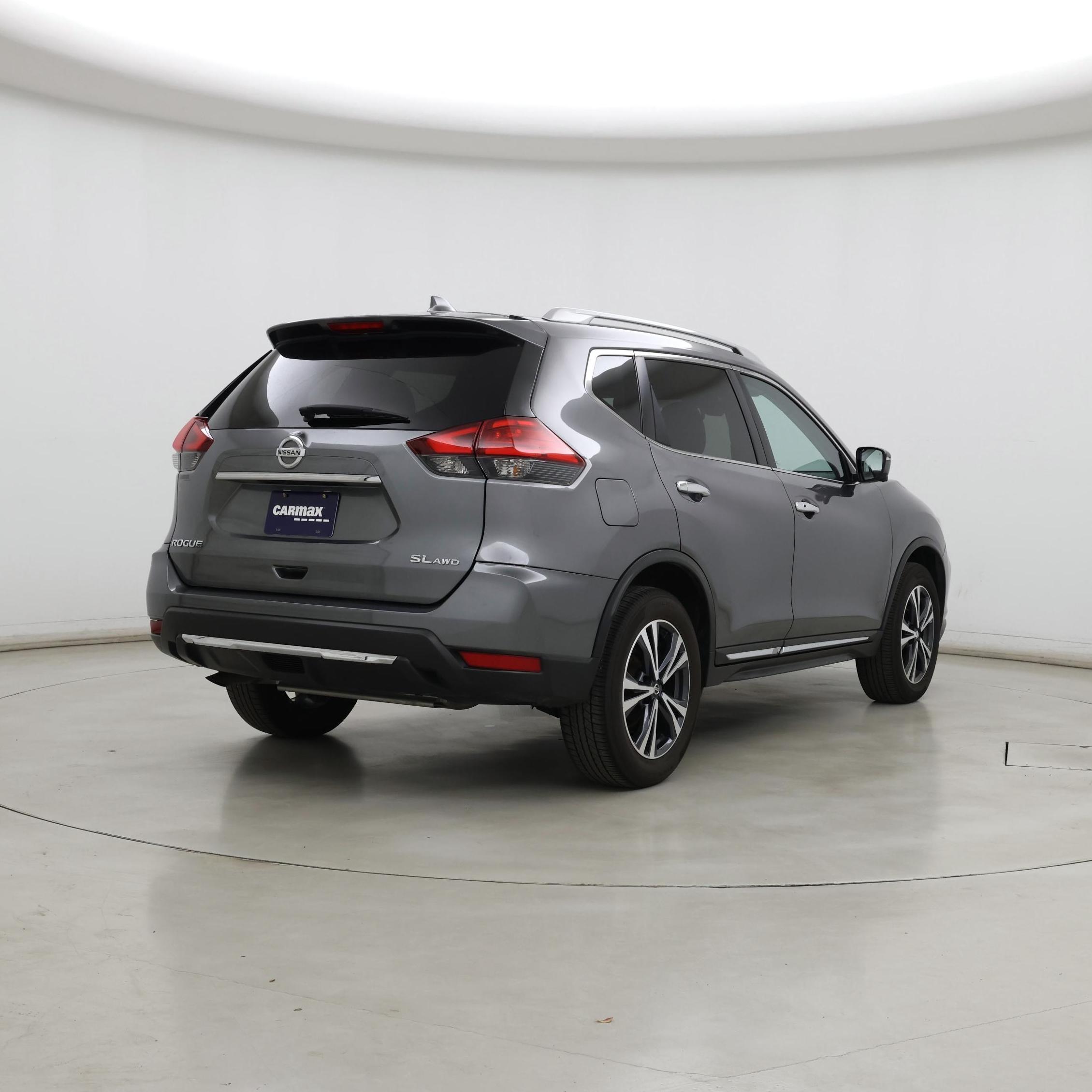 Thumbnail: 2017 Nissan Rogue - 8