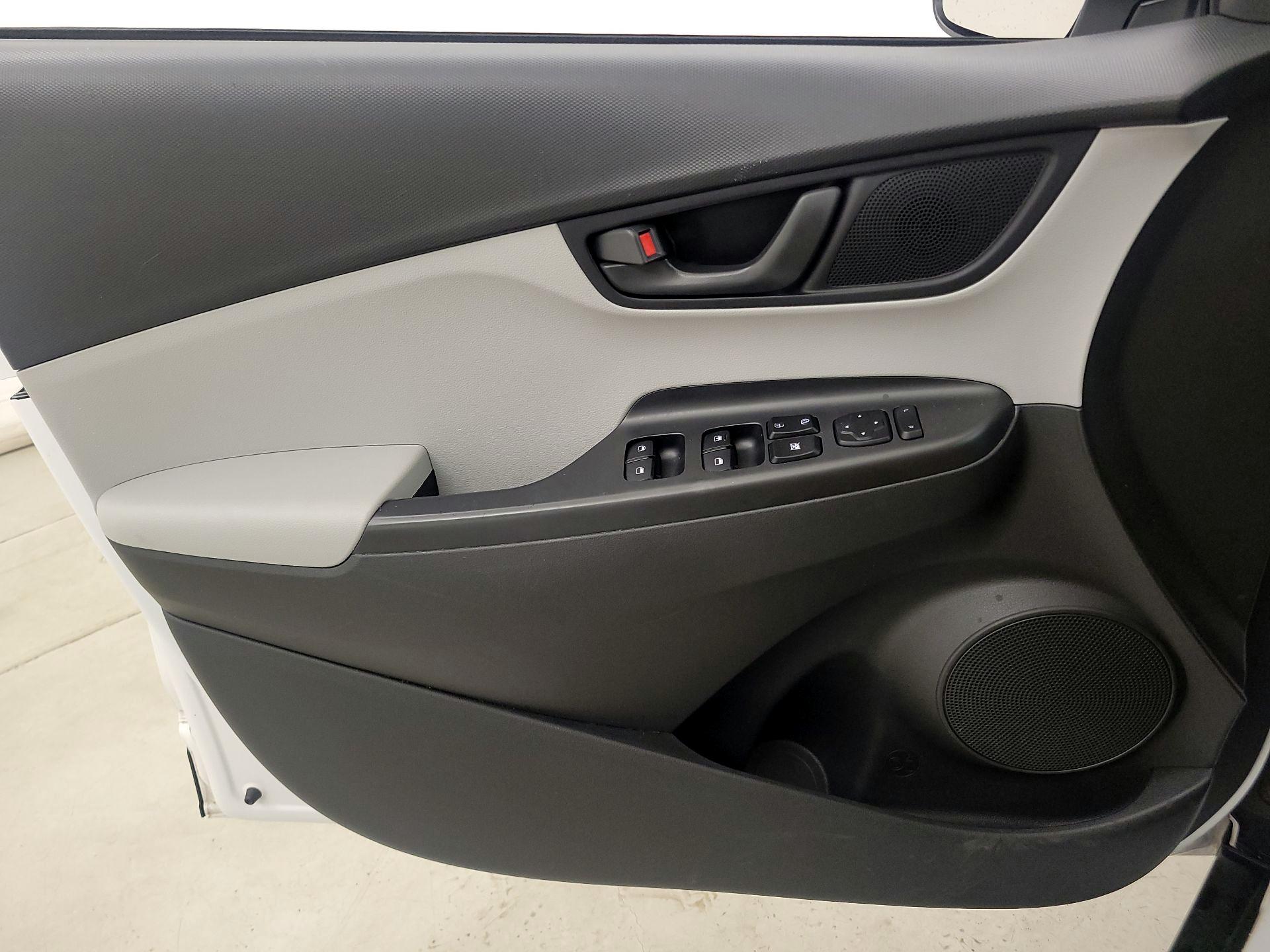 Thumbnail: 2022 Hyundai Kona - 12