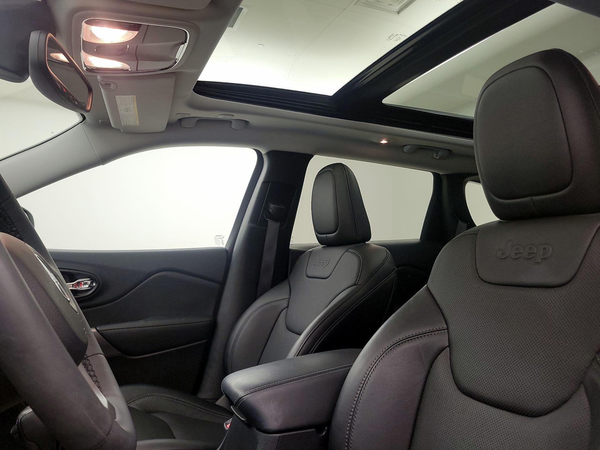 Thumbnail: 2022 Jeep Cherokee - 19
