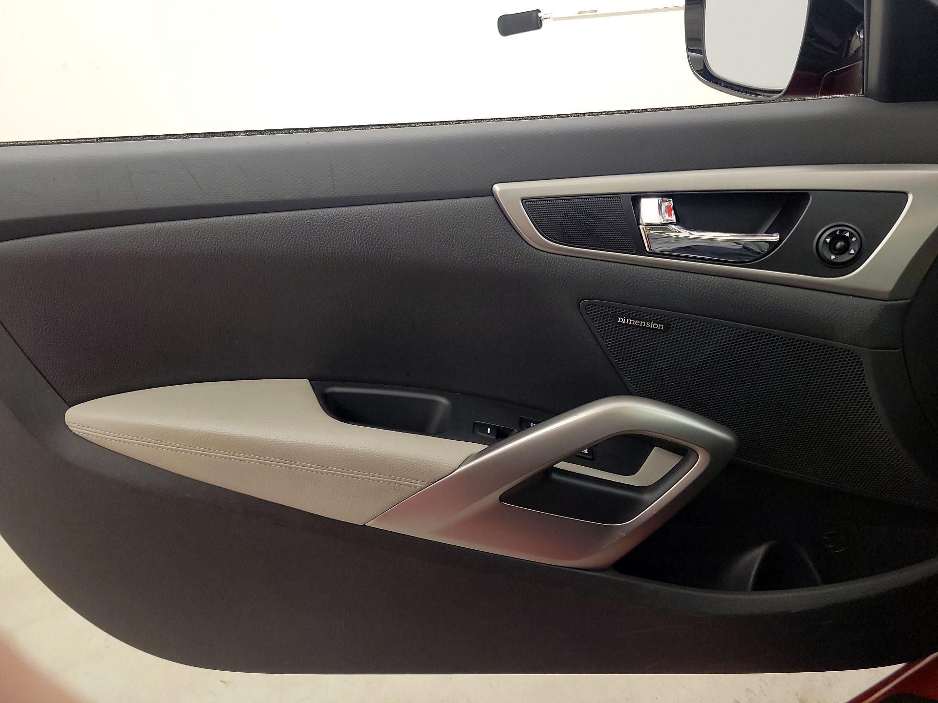 Thumbnail: 2013 Hyundai Veloster - 12