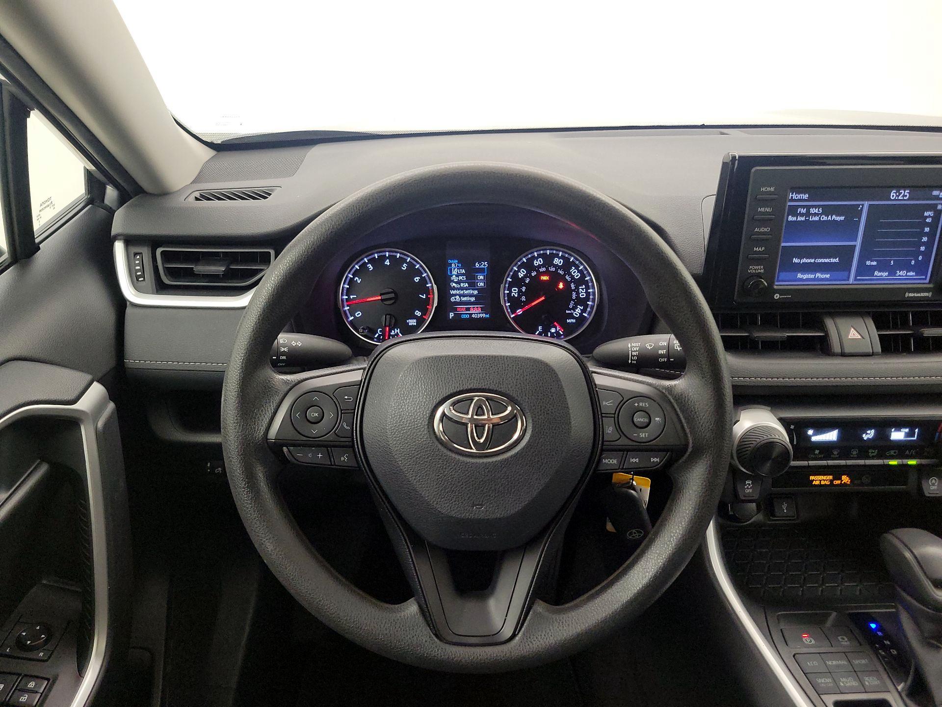 Thumbnail: 2020 Toyota RAV4 - 10