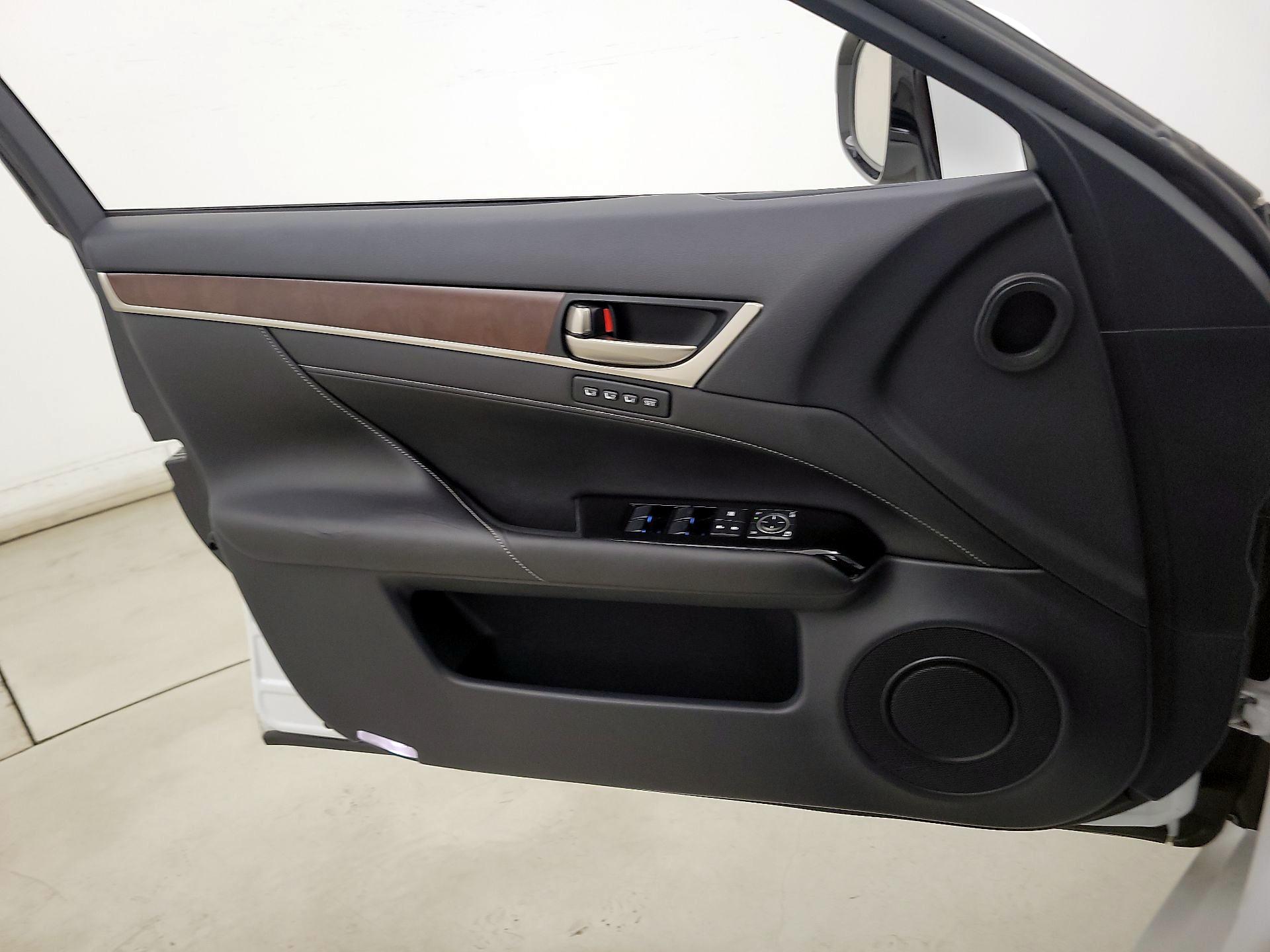 Thumbnail: 2015 Lexus GS - 12