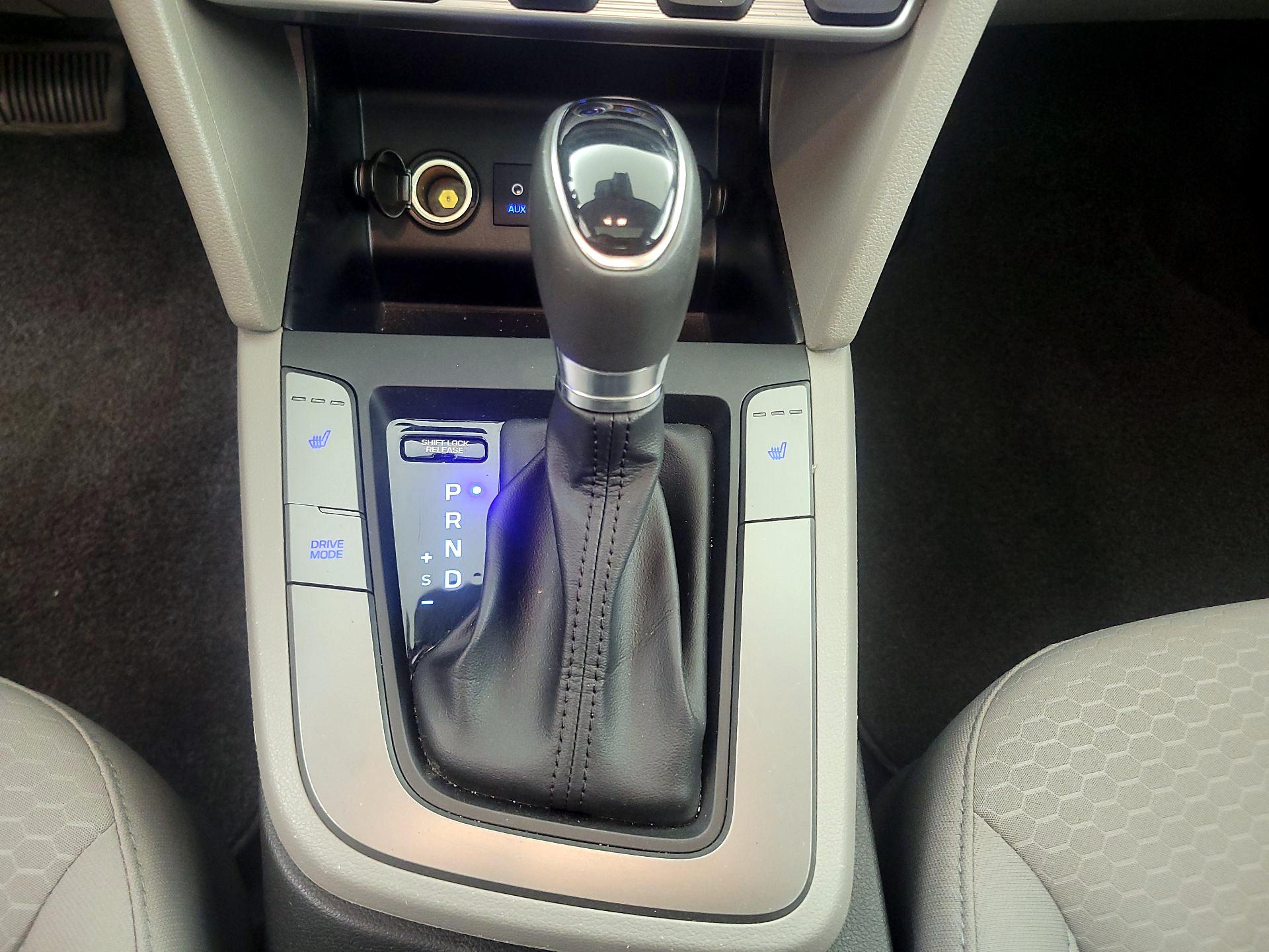 Thumbnail: 2020 Hyundai Elantra - 17